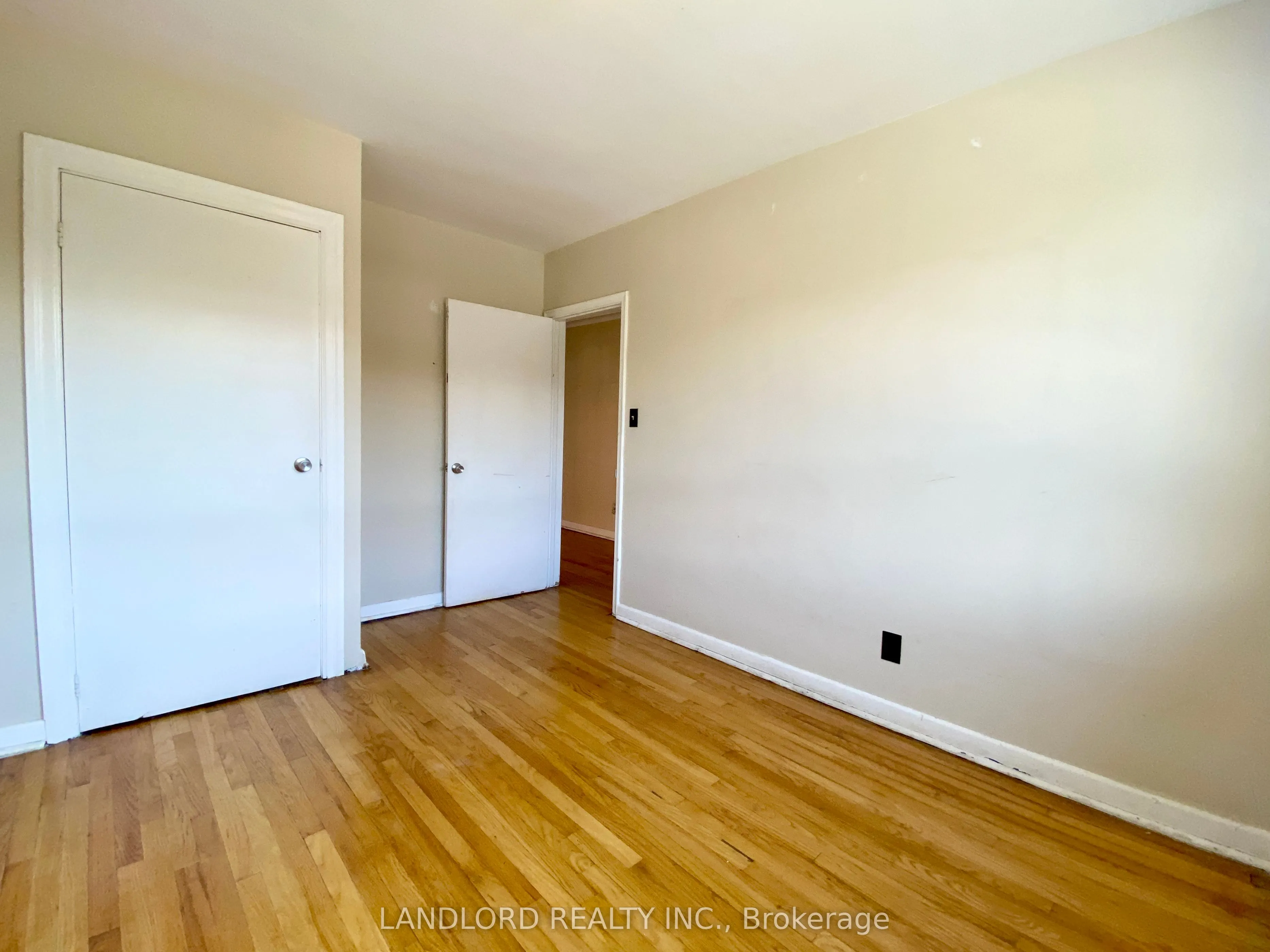 5126 Dundas Street W, #202