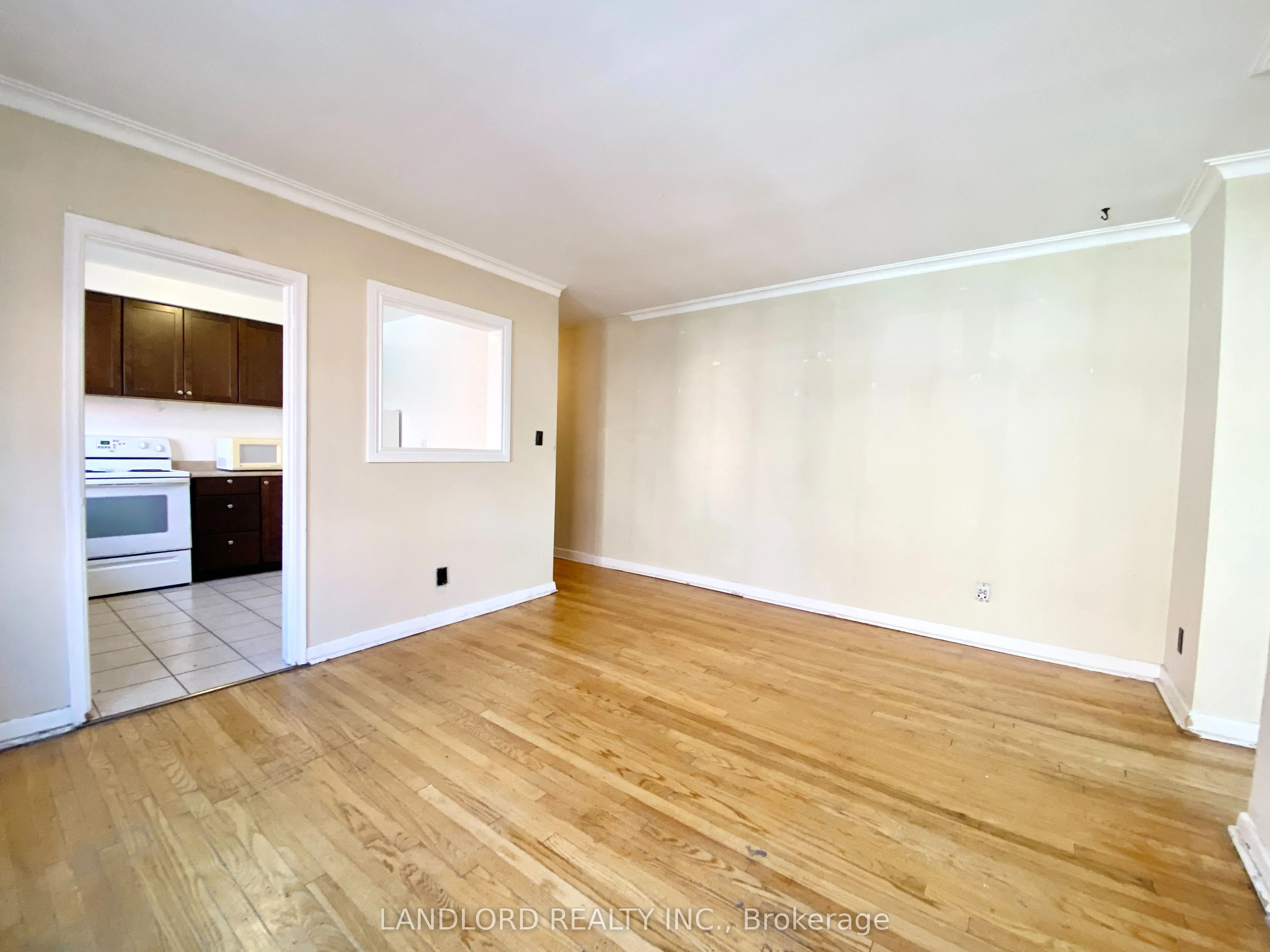 5126 Dundas Street W, #202