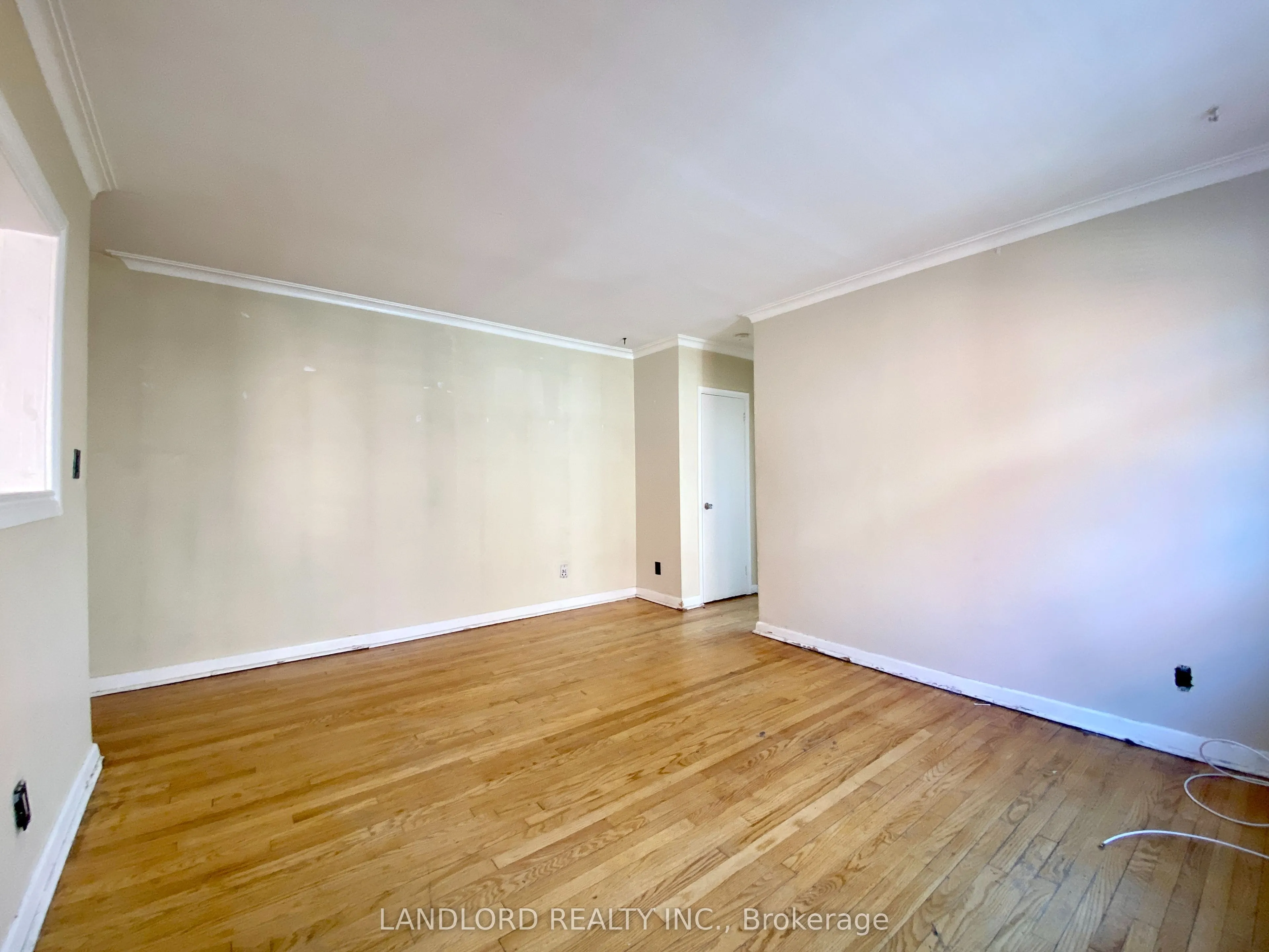 5126 Dundas Street W, #202