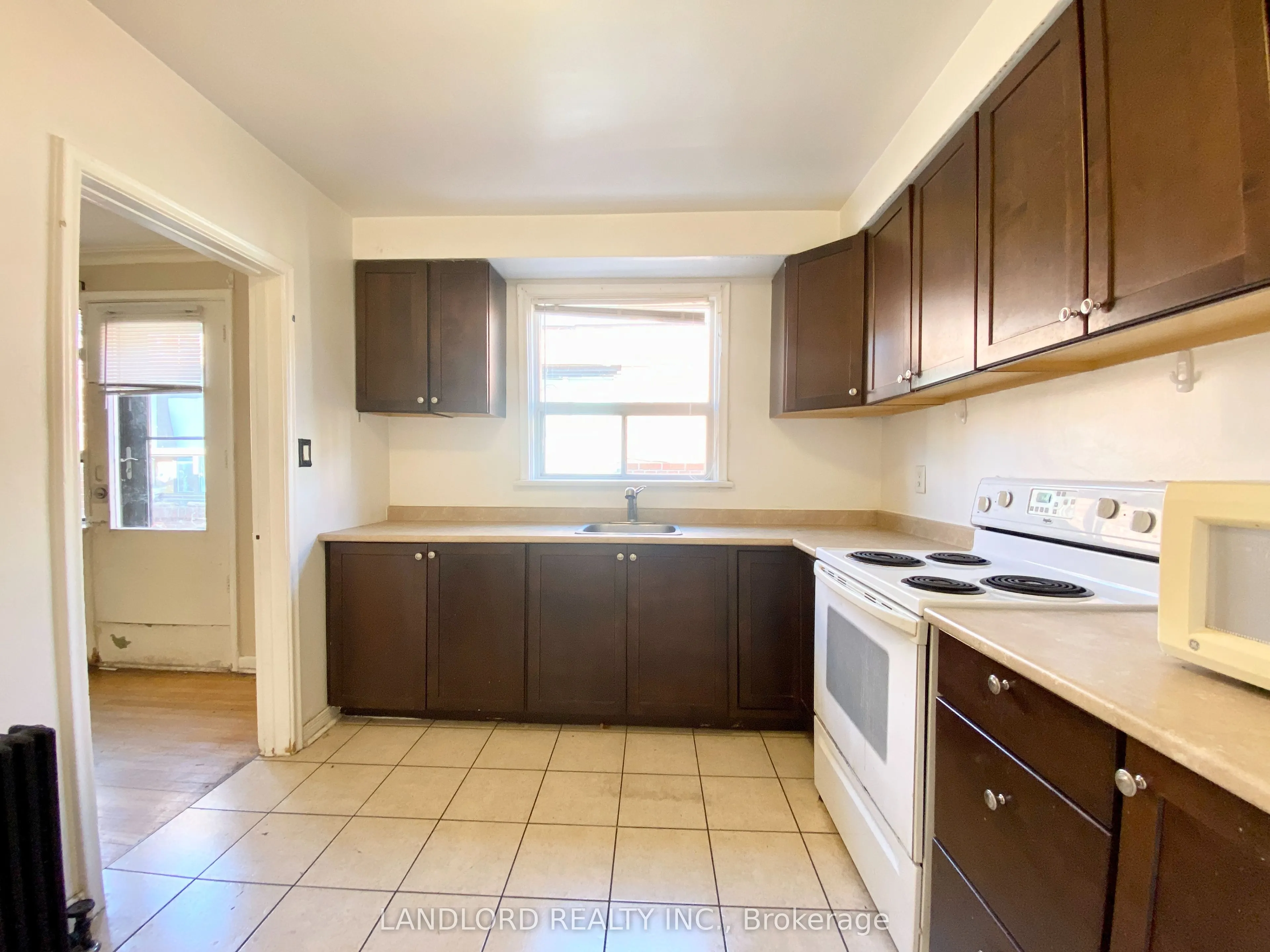 5126 Dundas Street W, #202