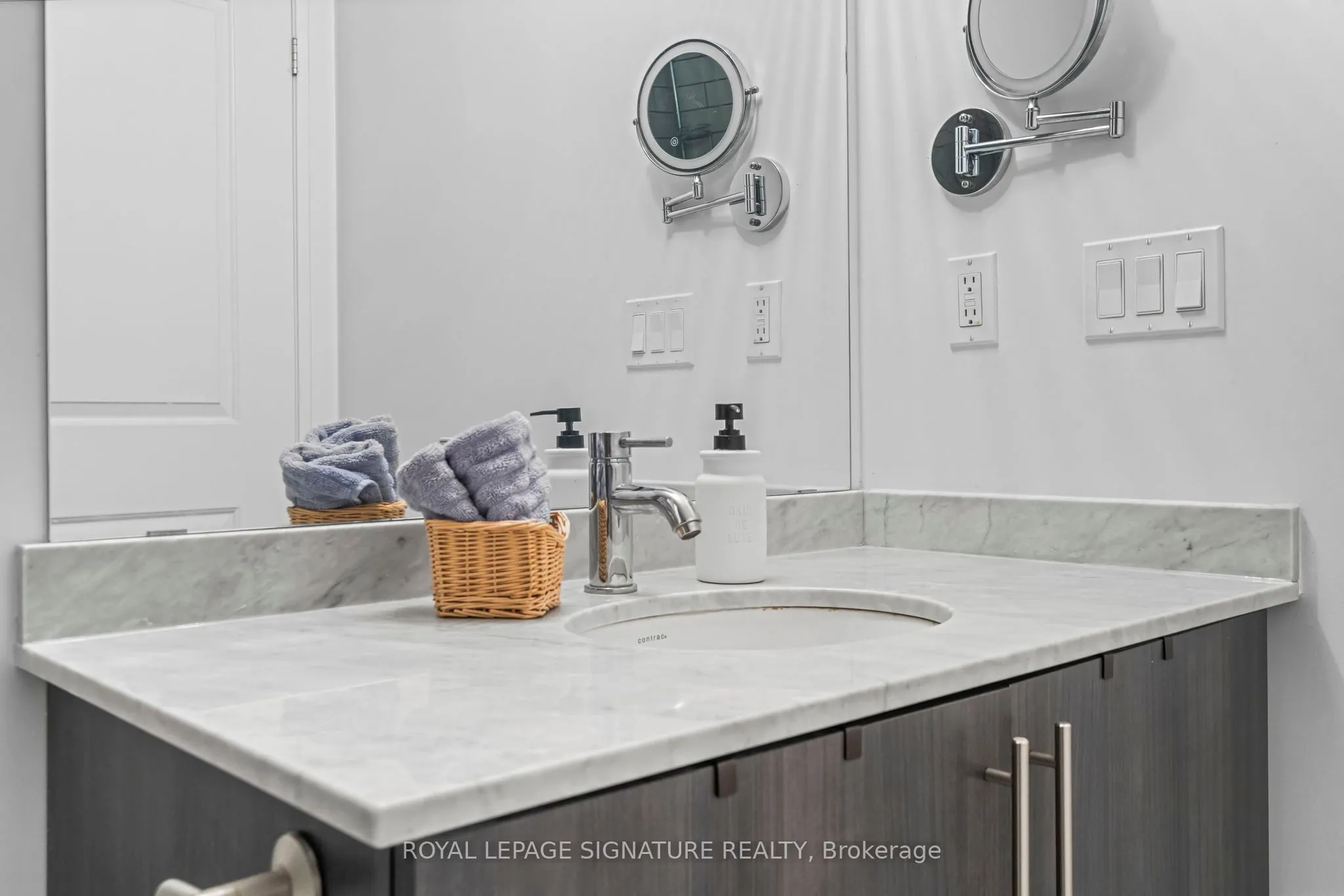 35 Fontenay Court, #1203