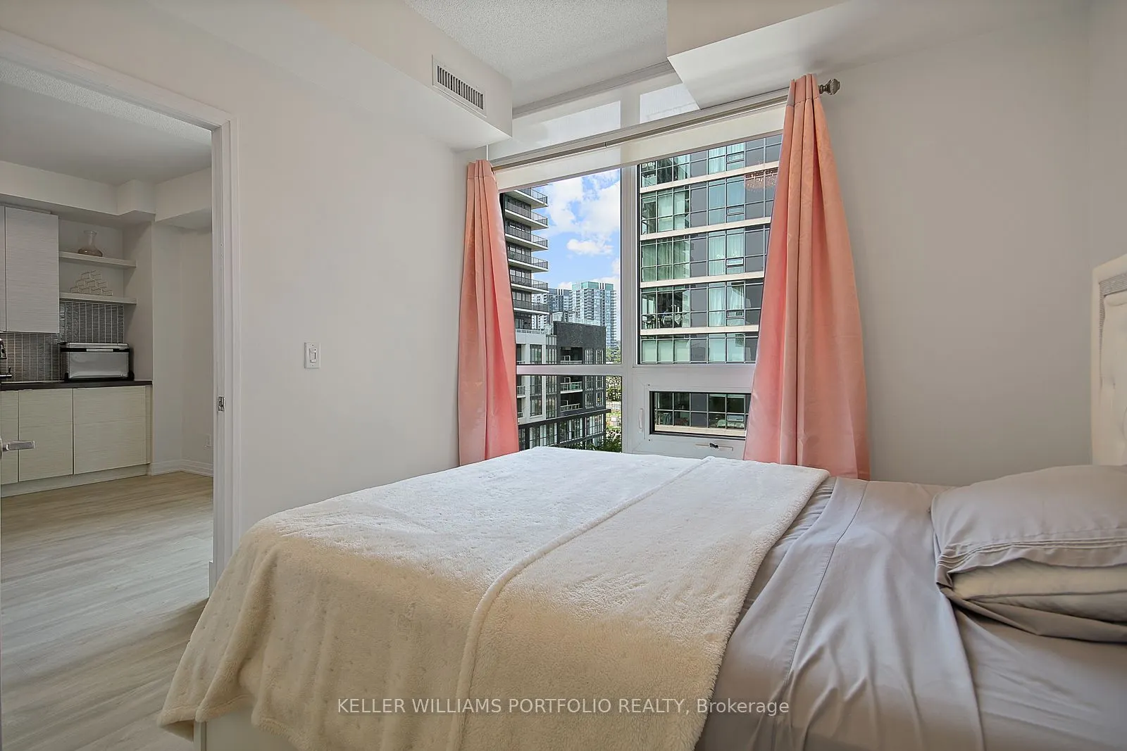 59 Annie Craig Drive, #512