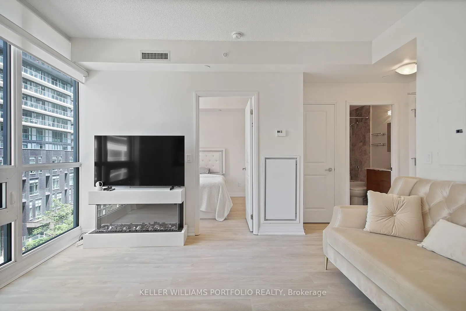 59 Annie Craig Drive, #512