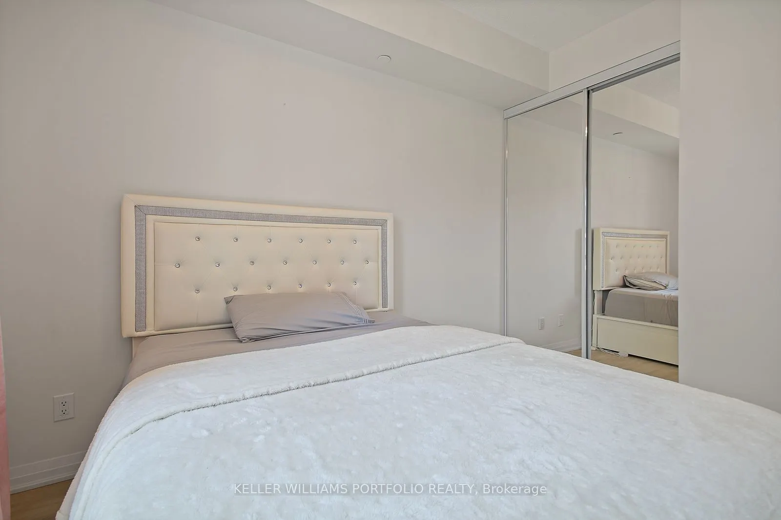 59 Annie Craig Drive, #512
