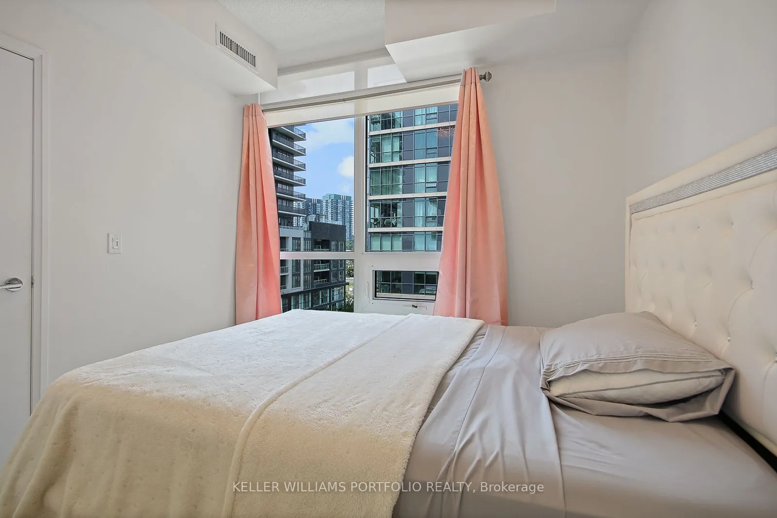 59 Annie Craig Drive, #512