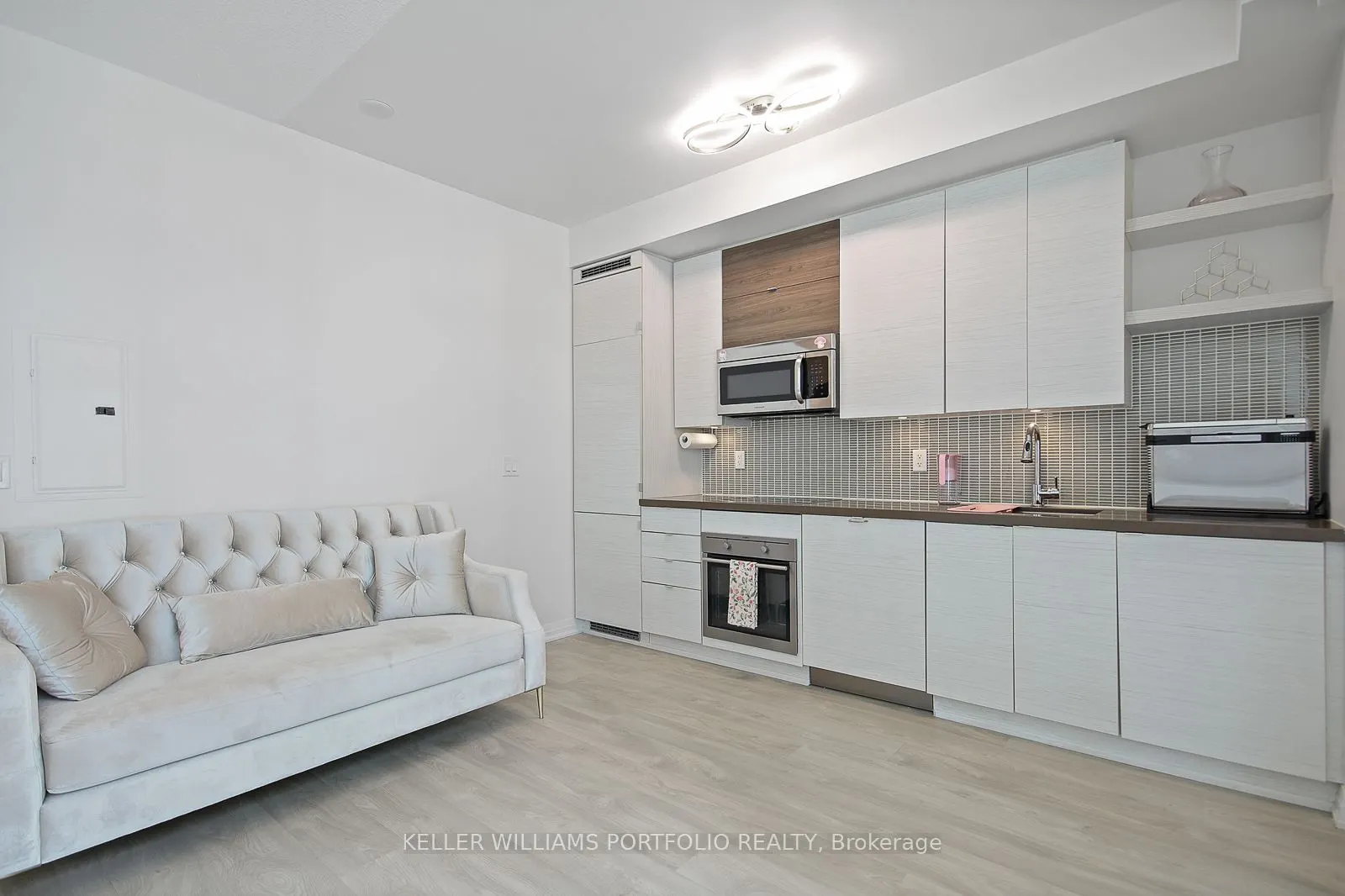 59 Annie Craig Drive, #512