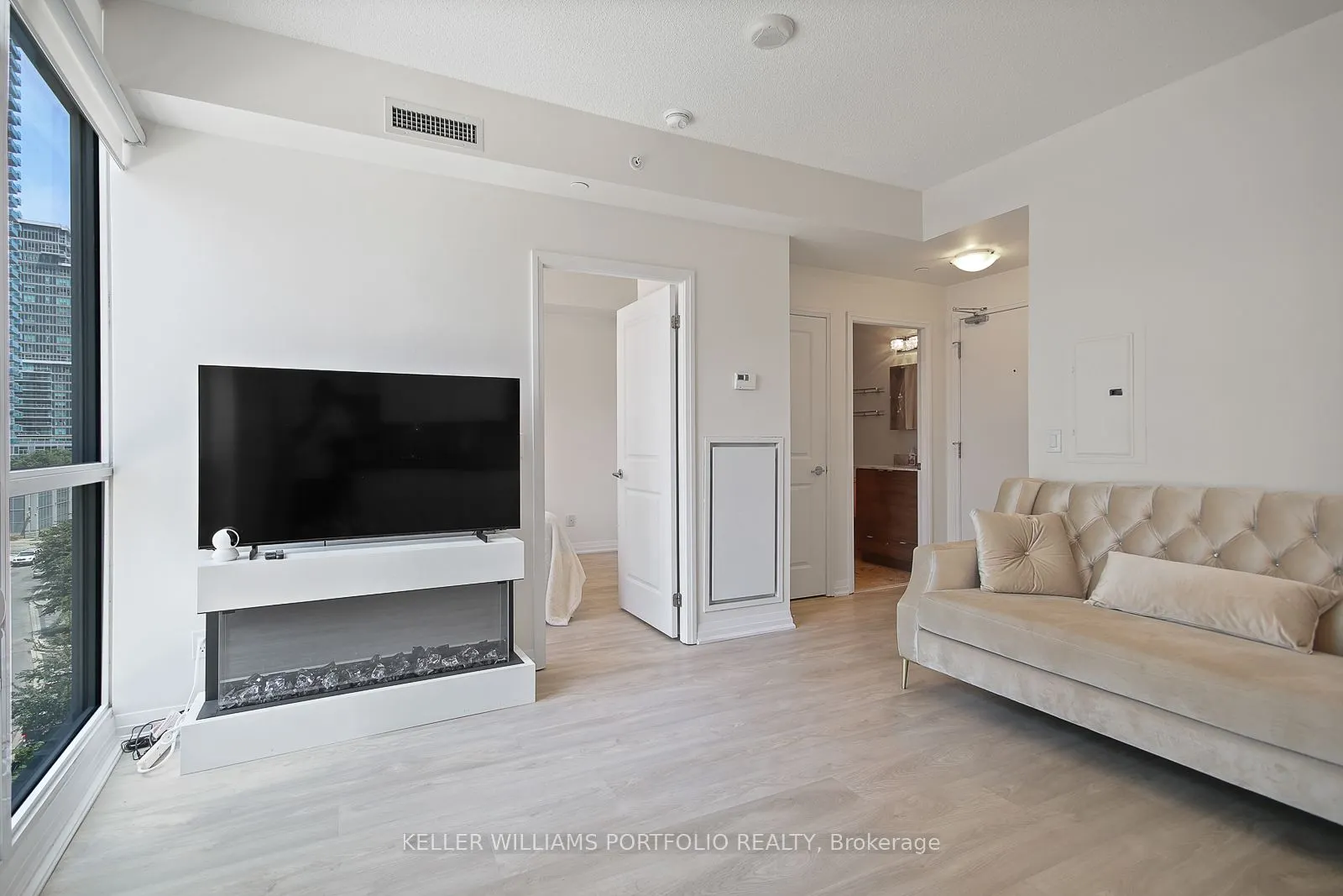 59 Annie Craig Drive, #512