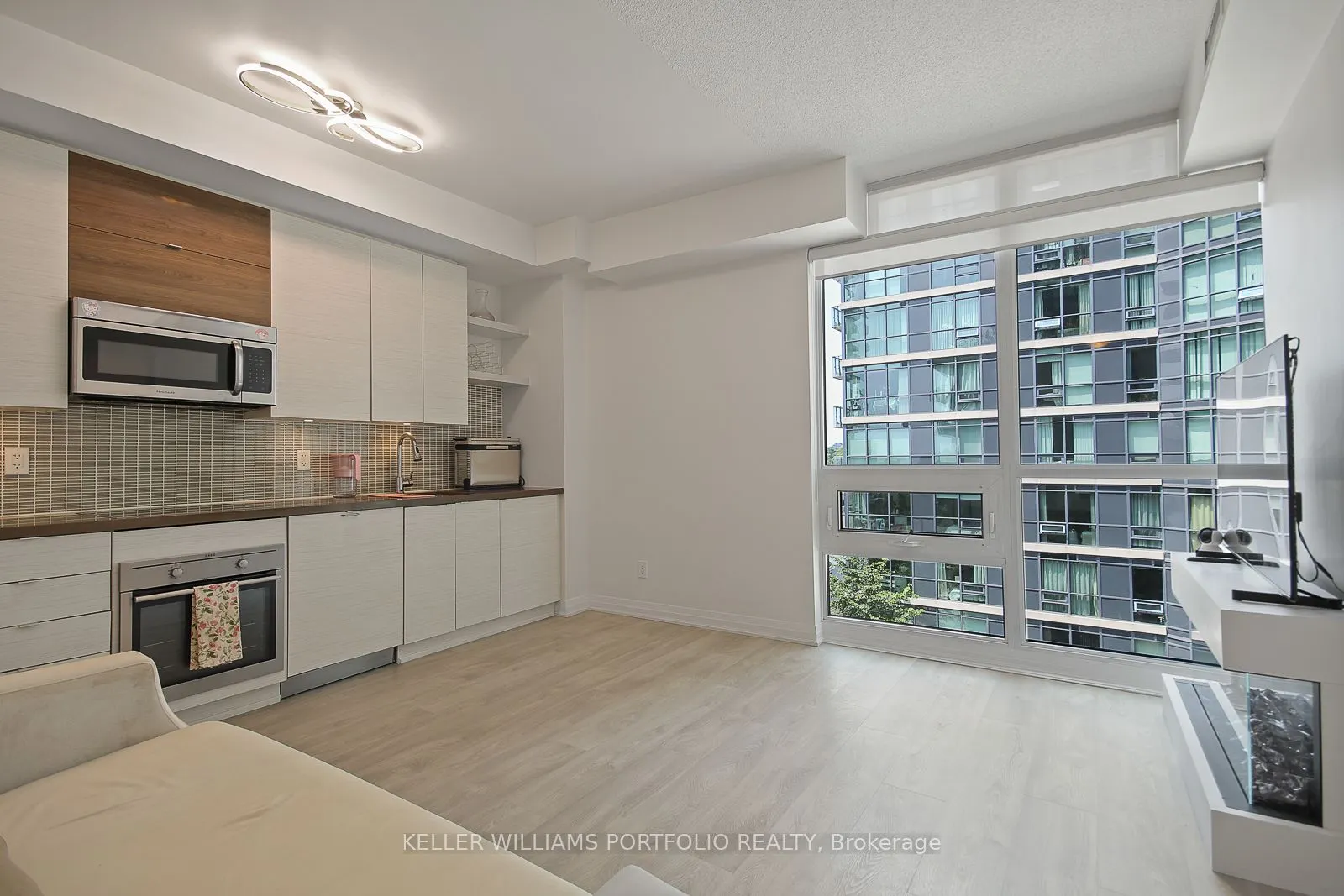 59 Annie Craig Drive, #512
