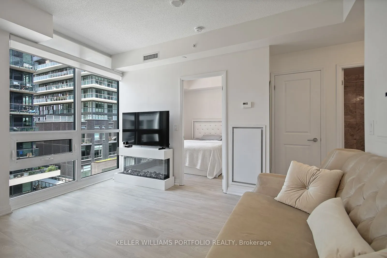 59 Annie Craig Drive, #512