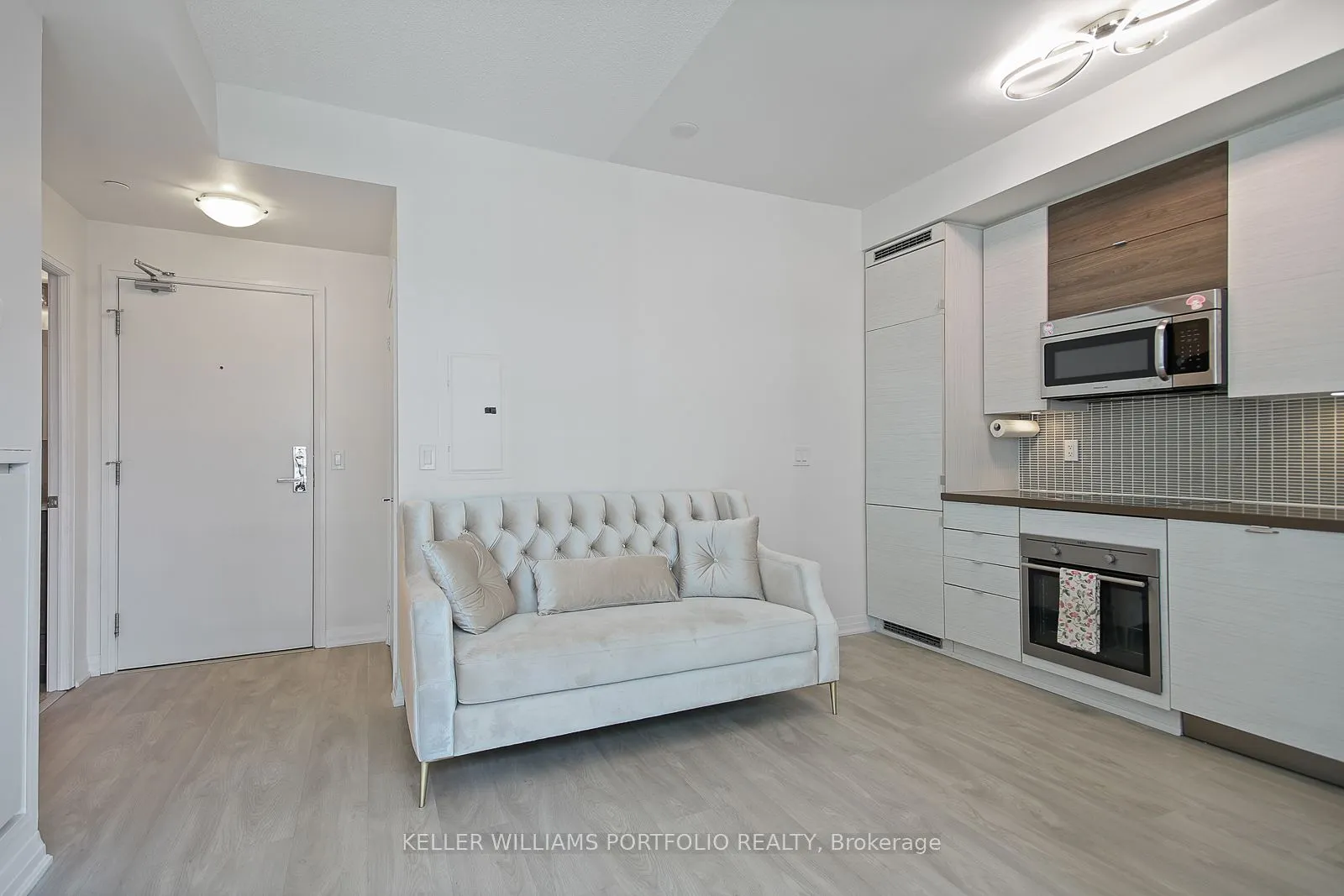 59 Annie Craig Drive, #512