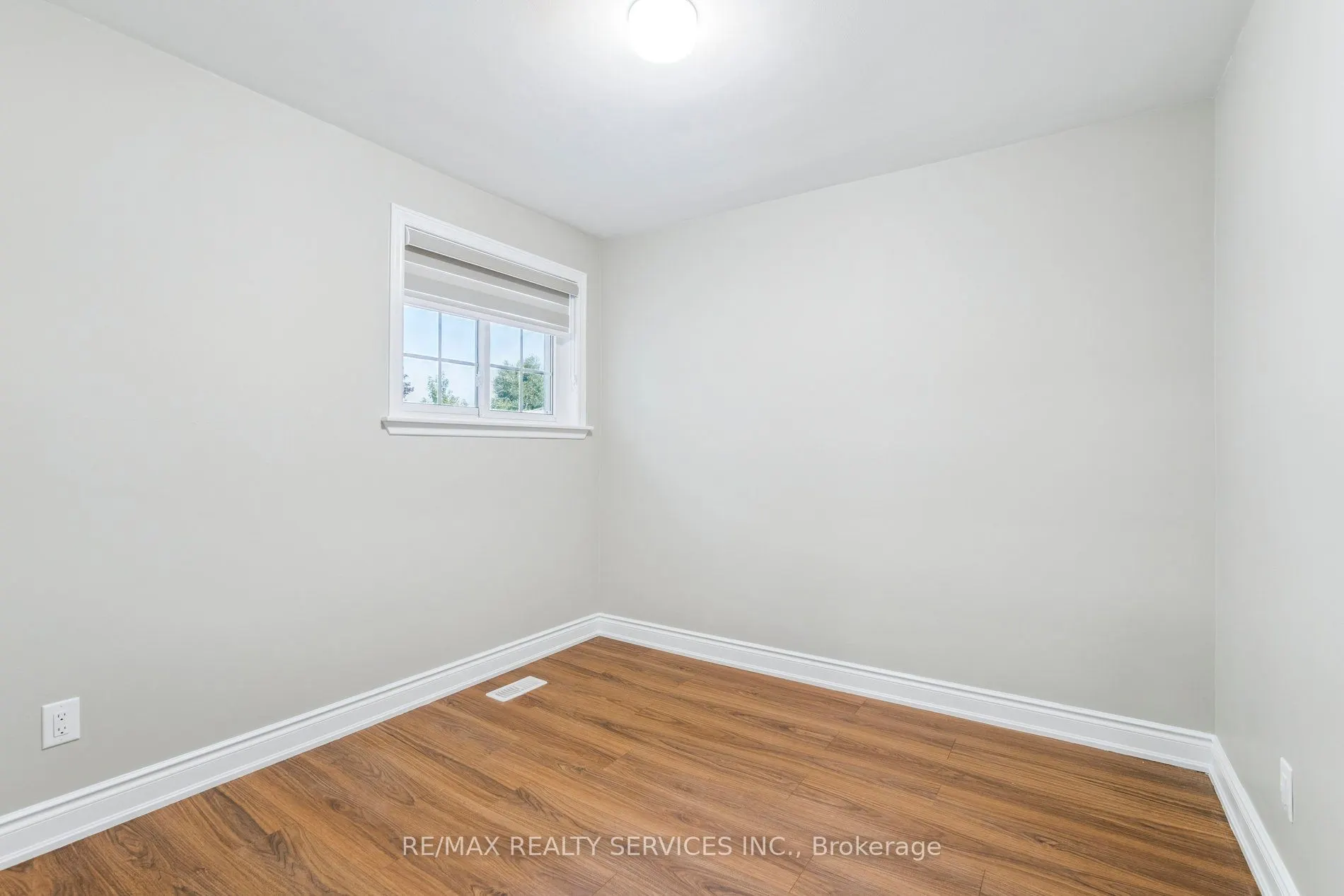 15 Mcclure Avenue, #Main Floor