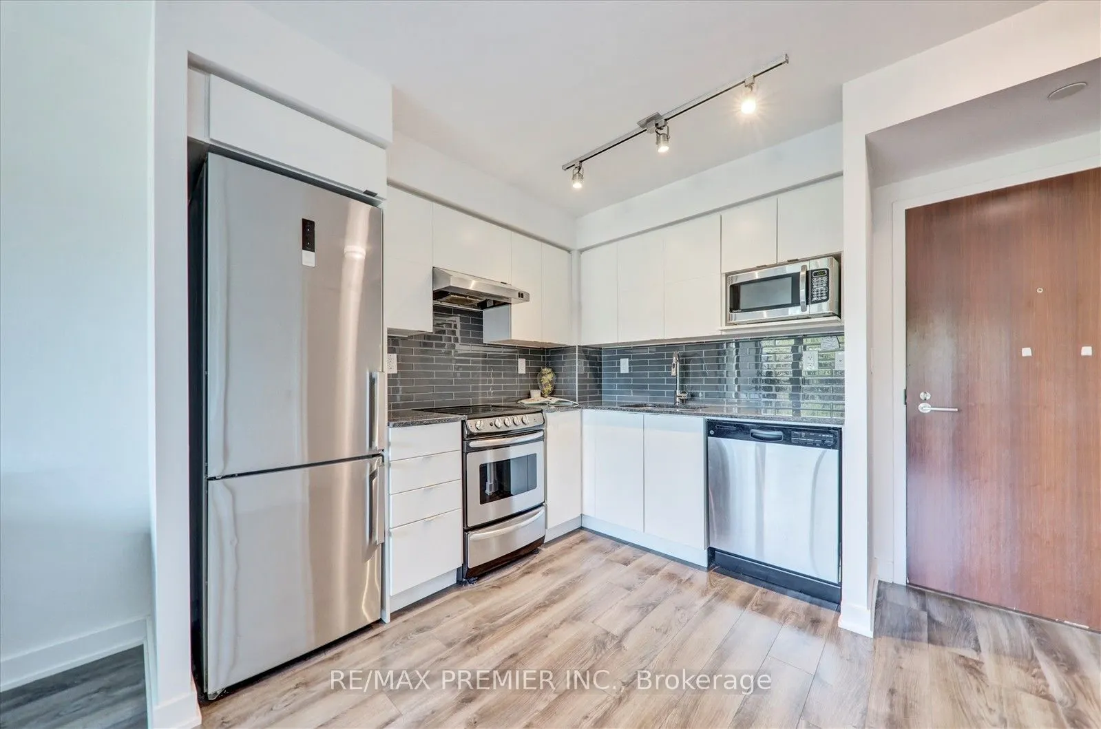 160 Flemington Road, #420