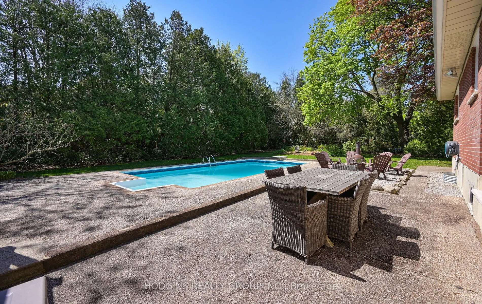 1435 Saginaw Crescent