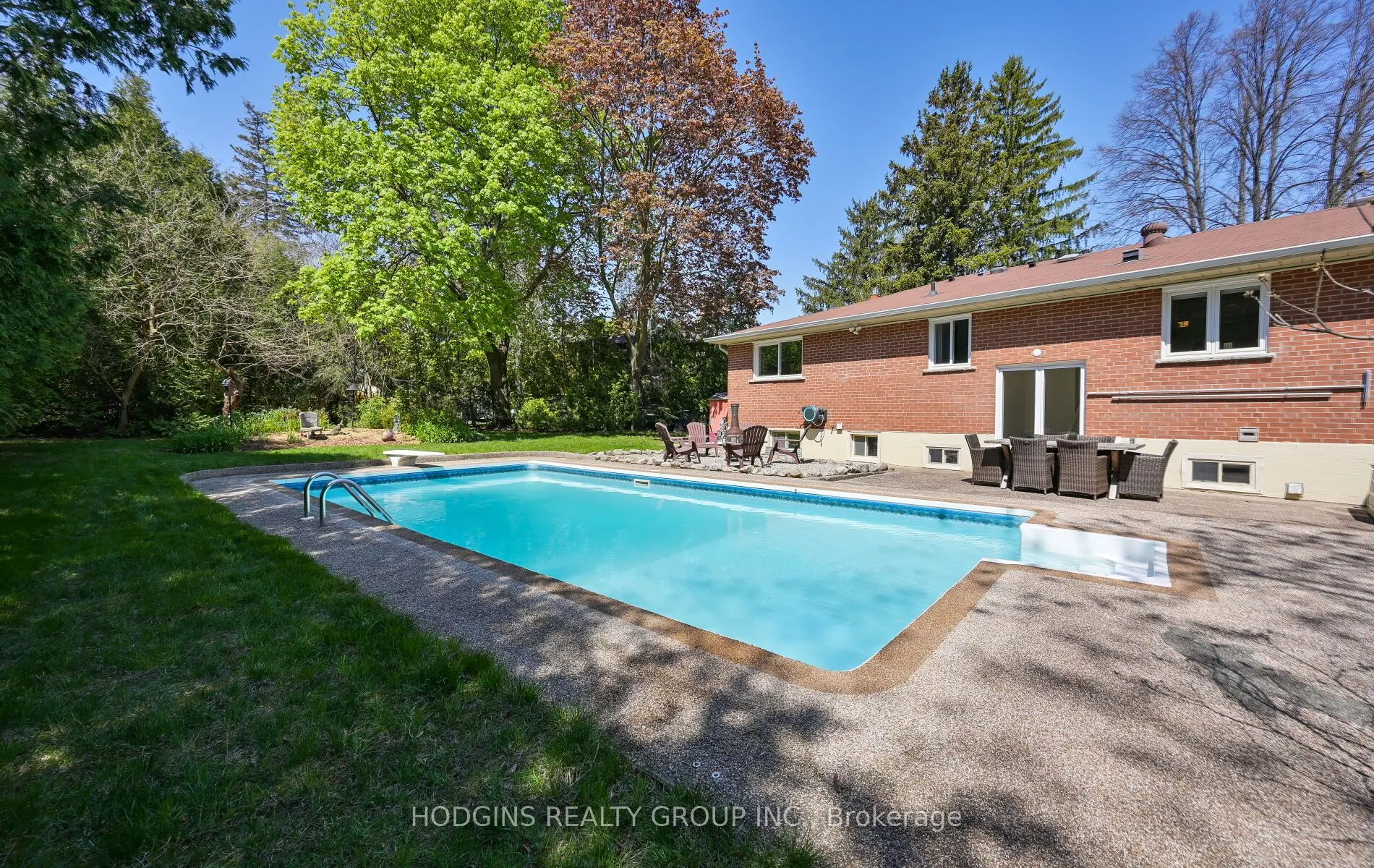 1435 Saginaw Crescent