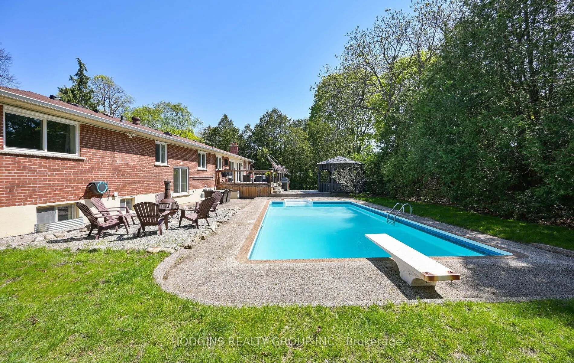 1435 Saginaw Crescent