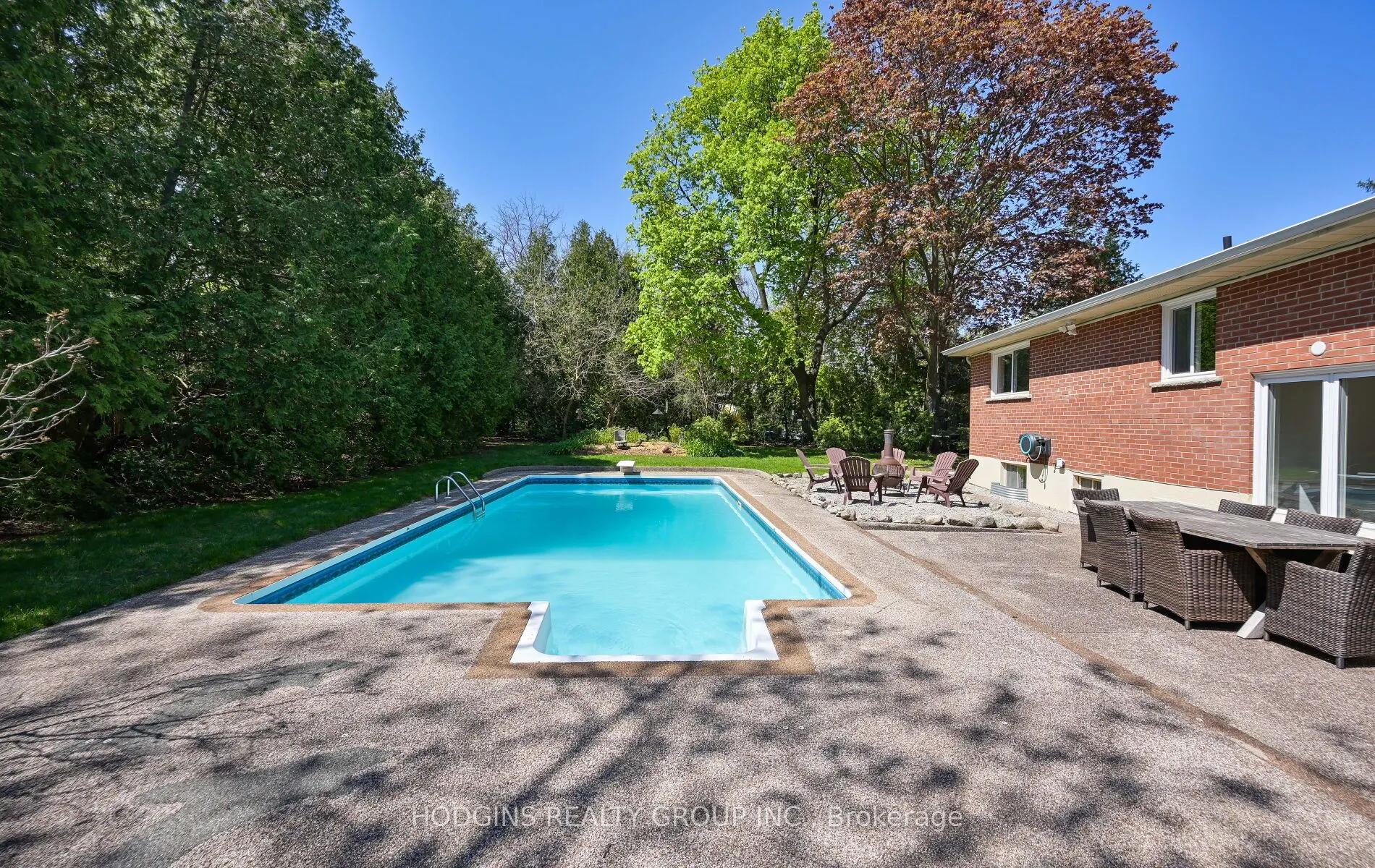 1435 Saginaw Crescent