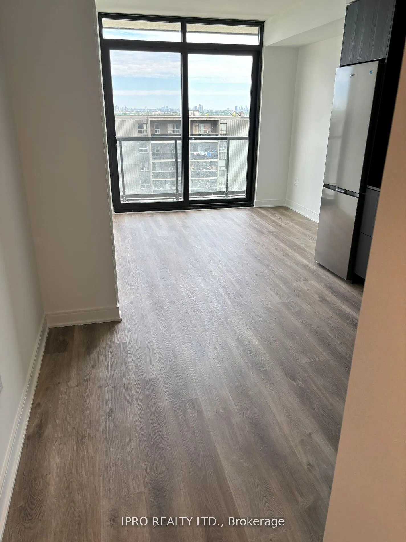 86 Dundas Street E, #1111