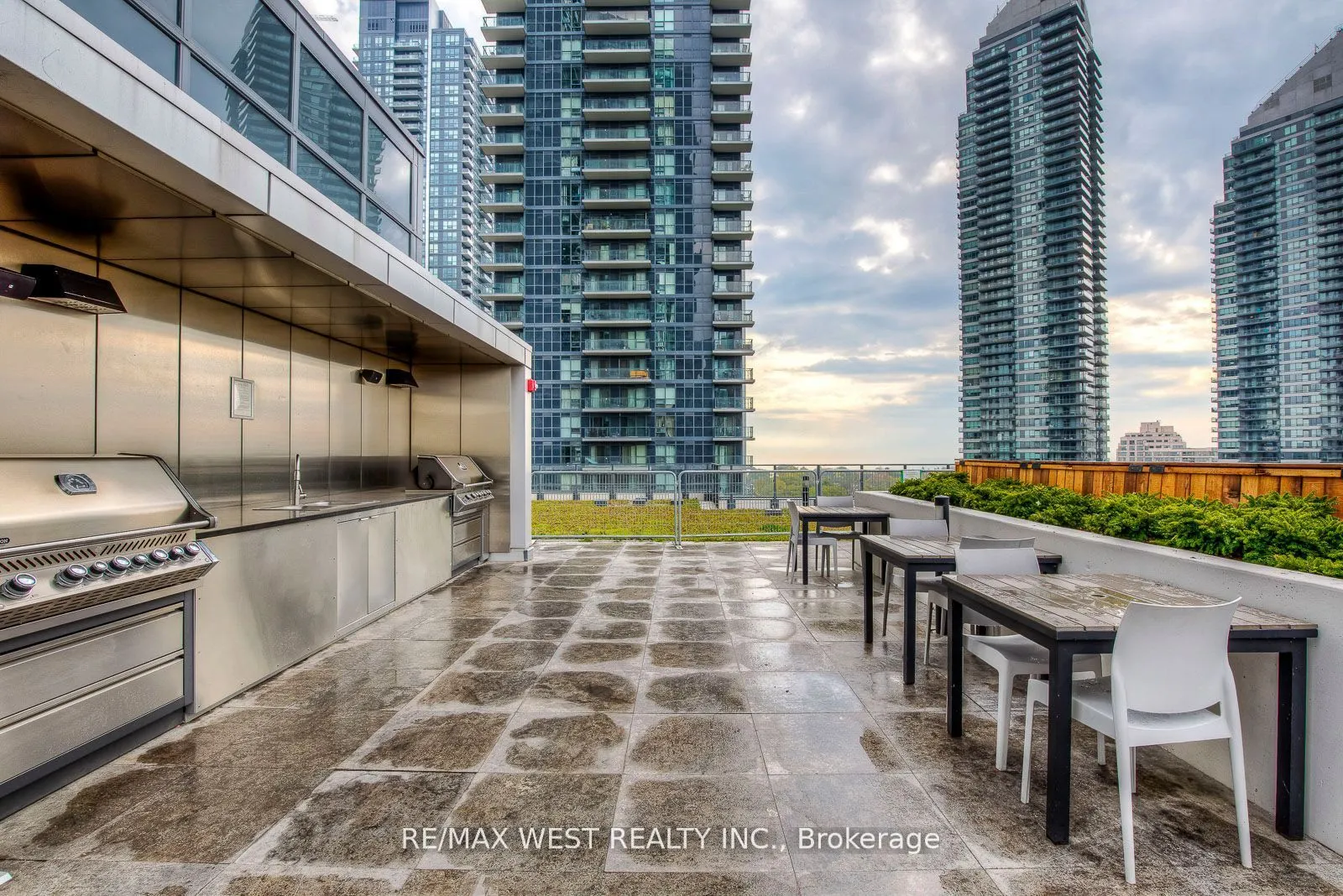 10 Park Lawn Road, #3205