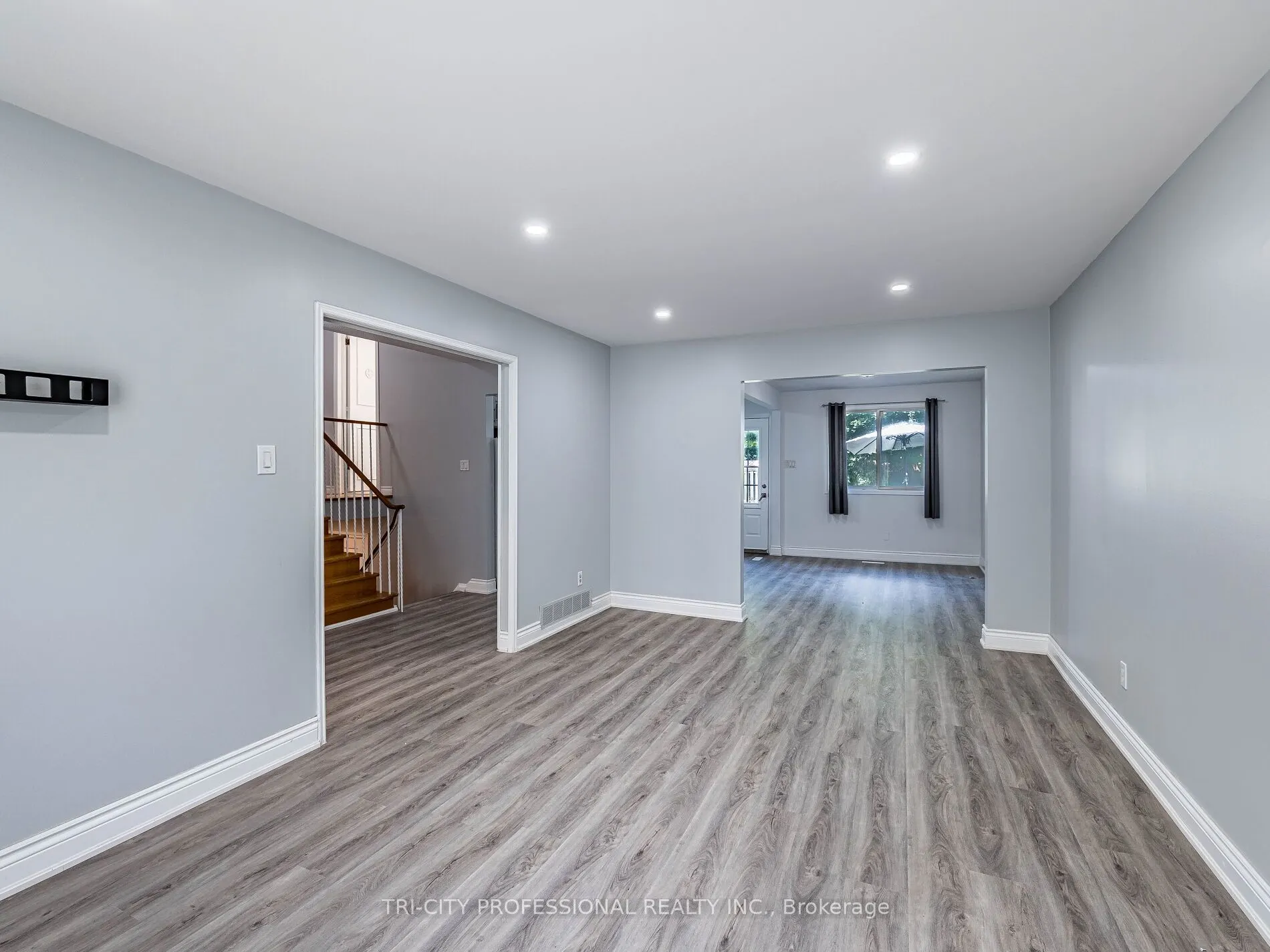 172 Mountainview Road S