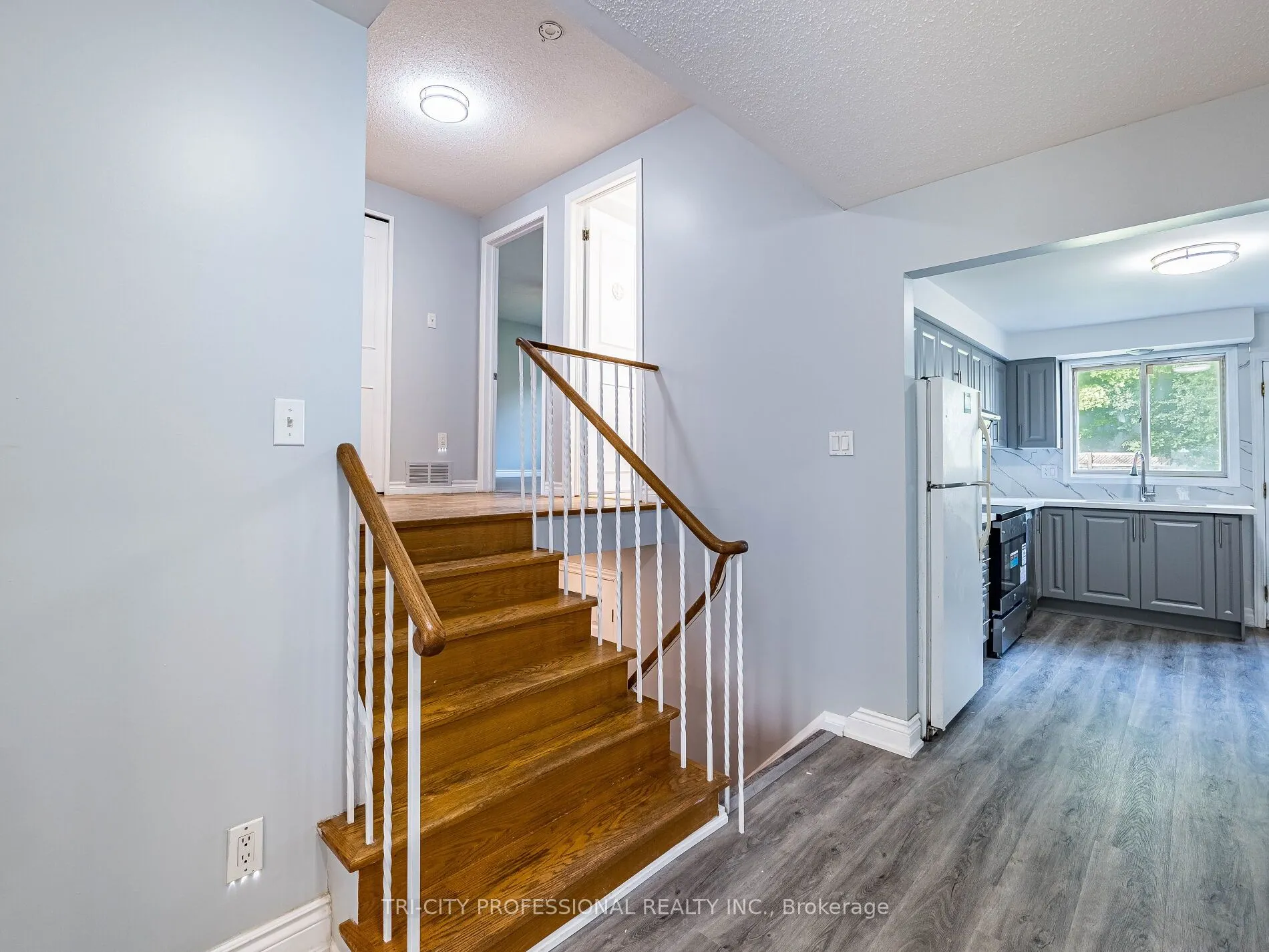 172 Mountainview Road S