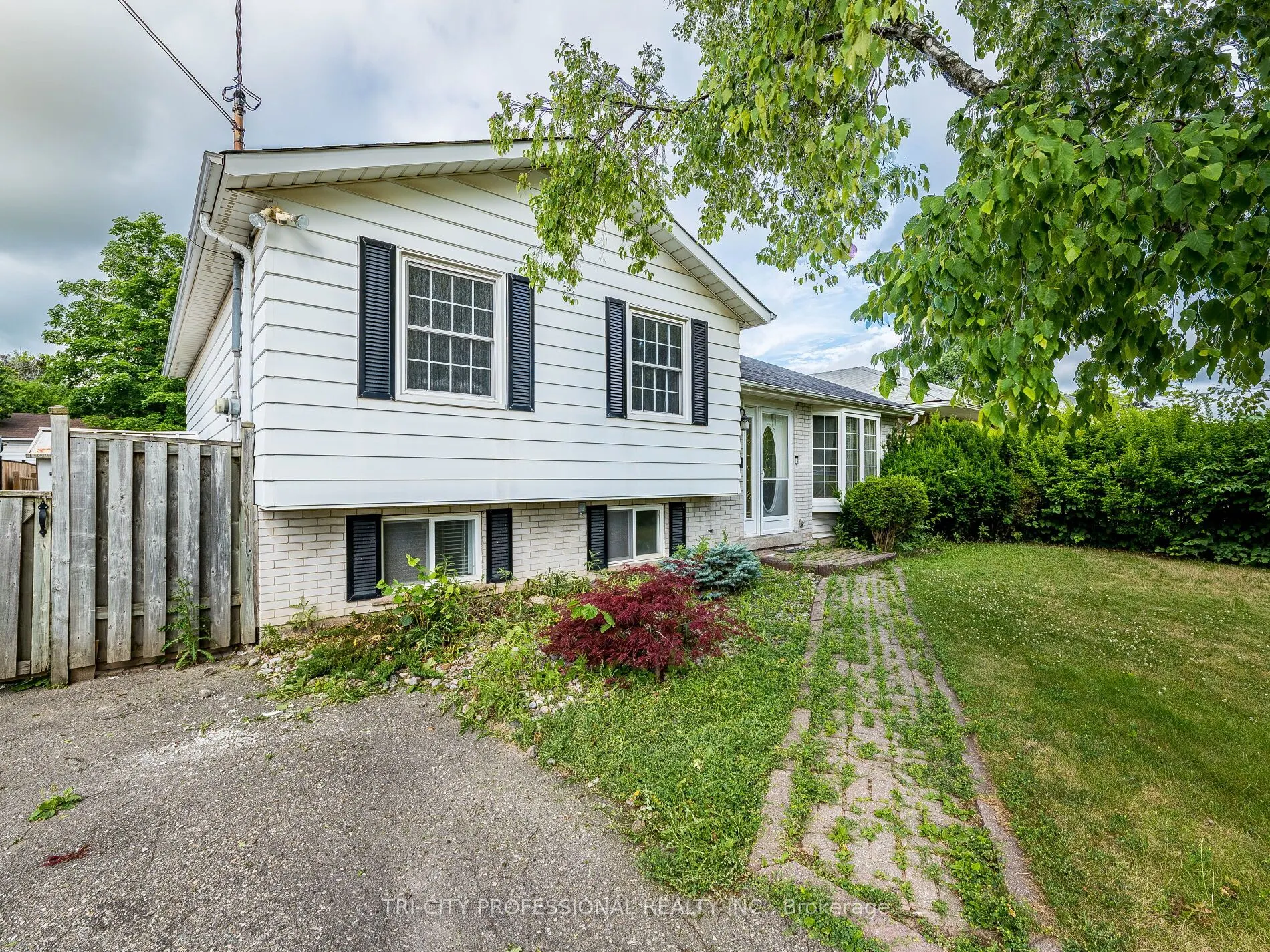 172 Mountainview Road S