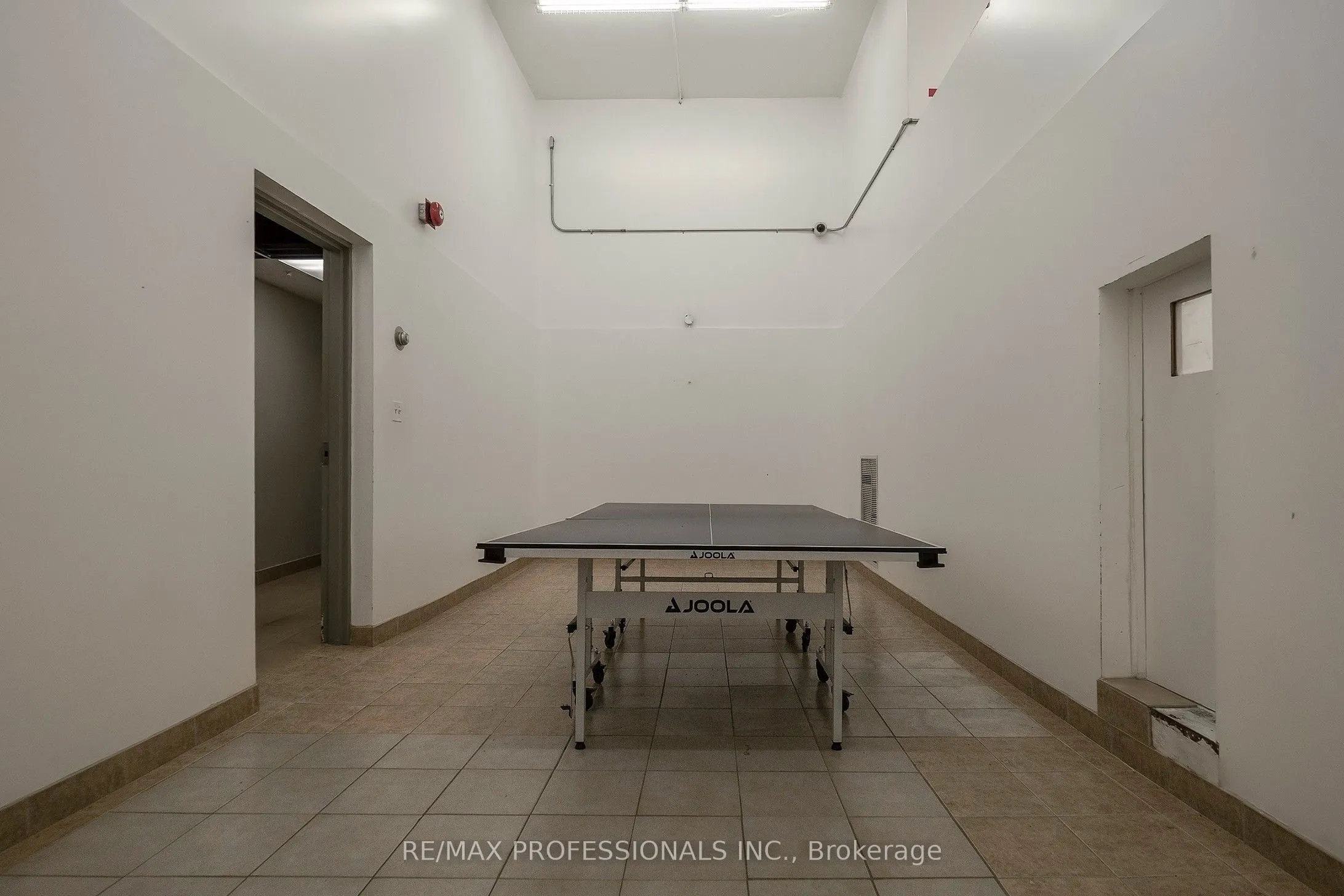 1535 Lakeshore Road E, #806