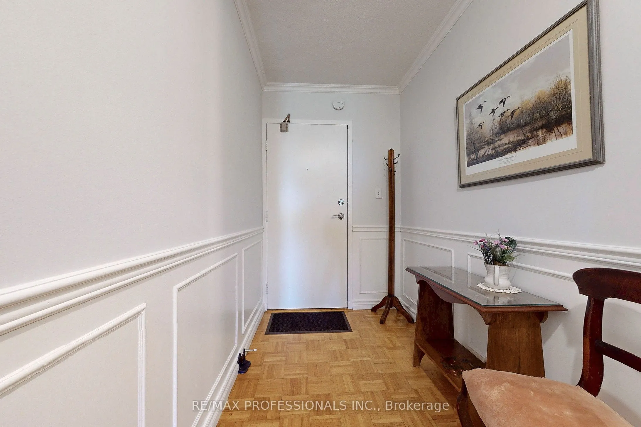 1535 Lakeshore Road E, #806