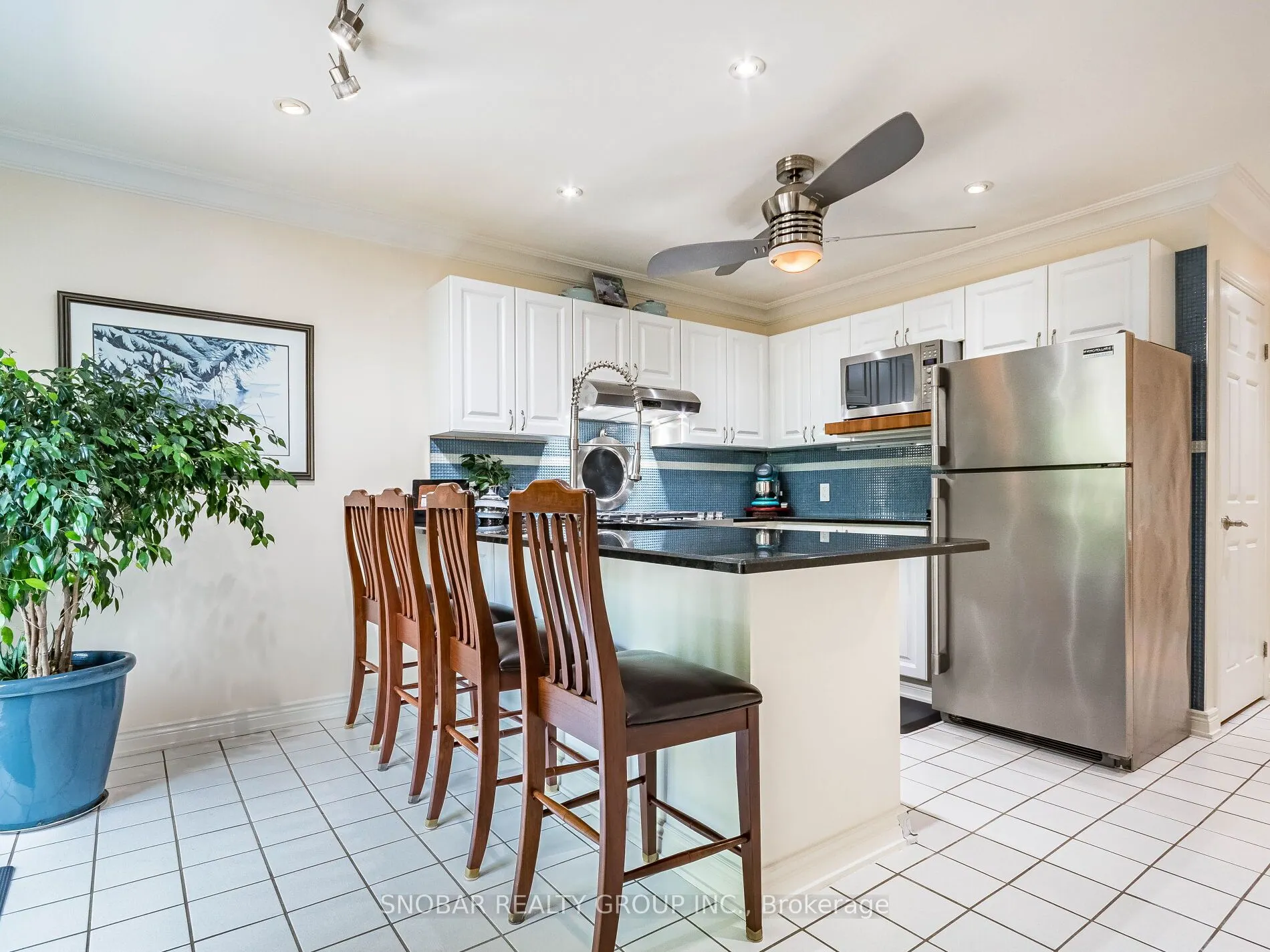 1100 Queen Street W, #2