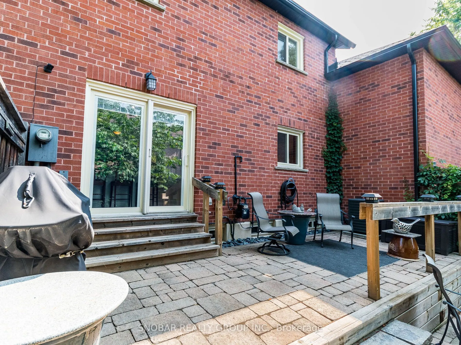 1100 Queen Street W, #2