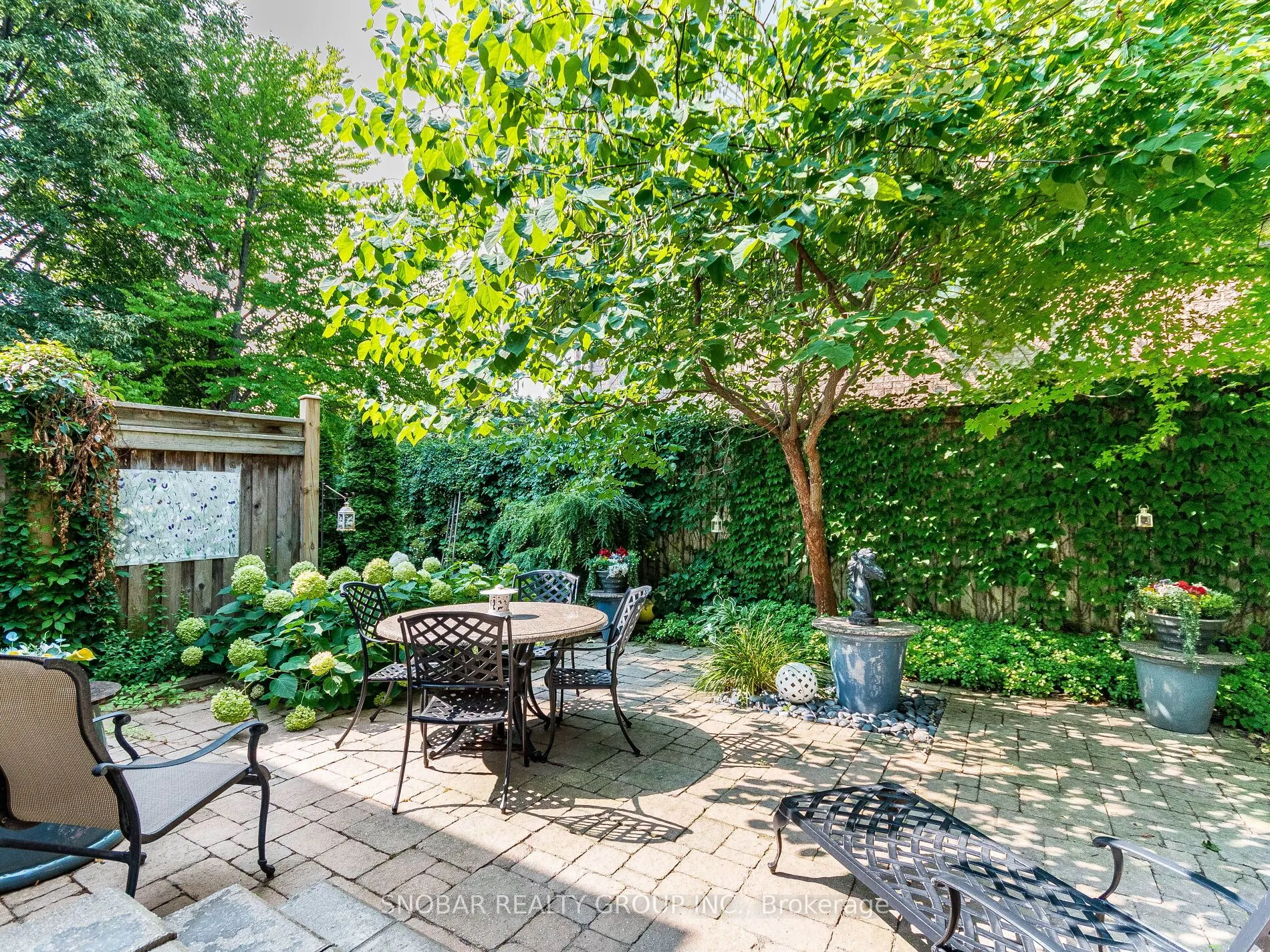 1100 Queen Street W, #2