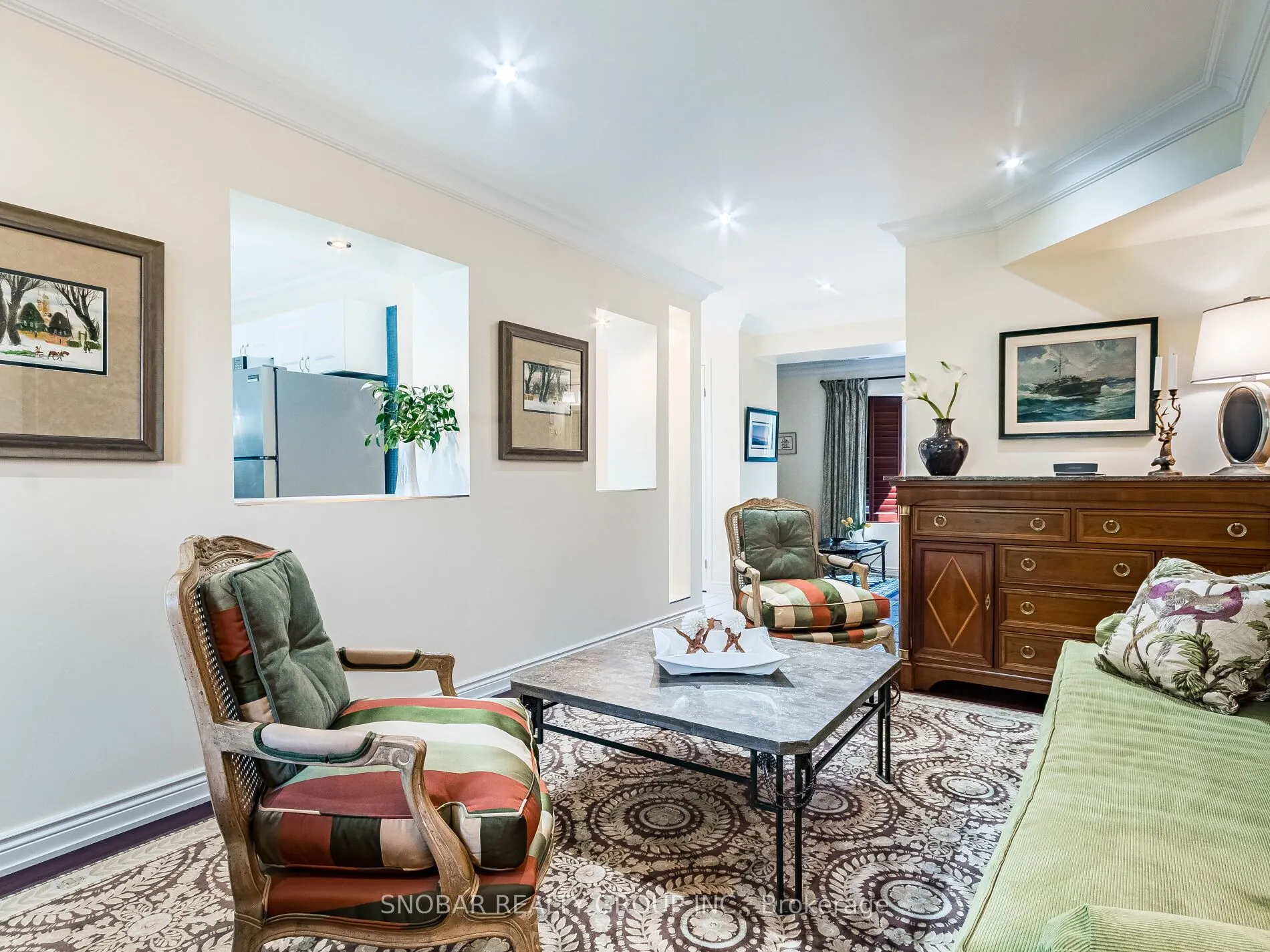 1100 Queen Street W, #2