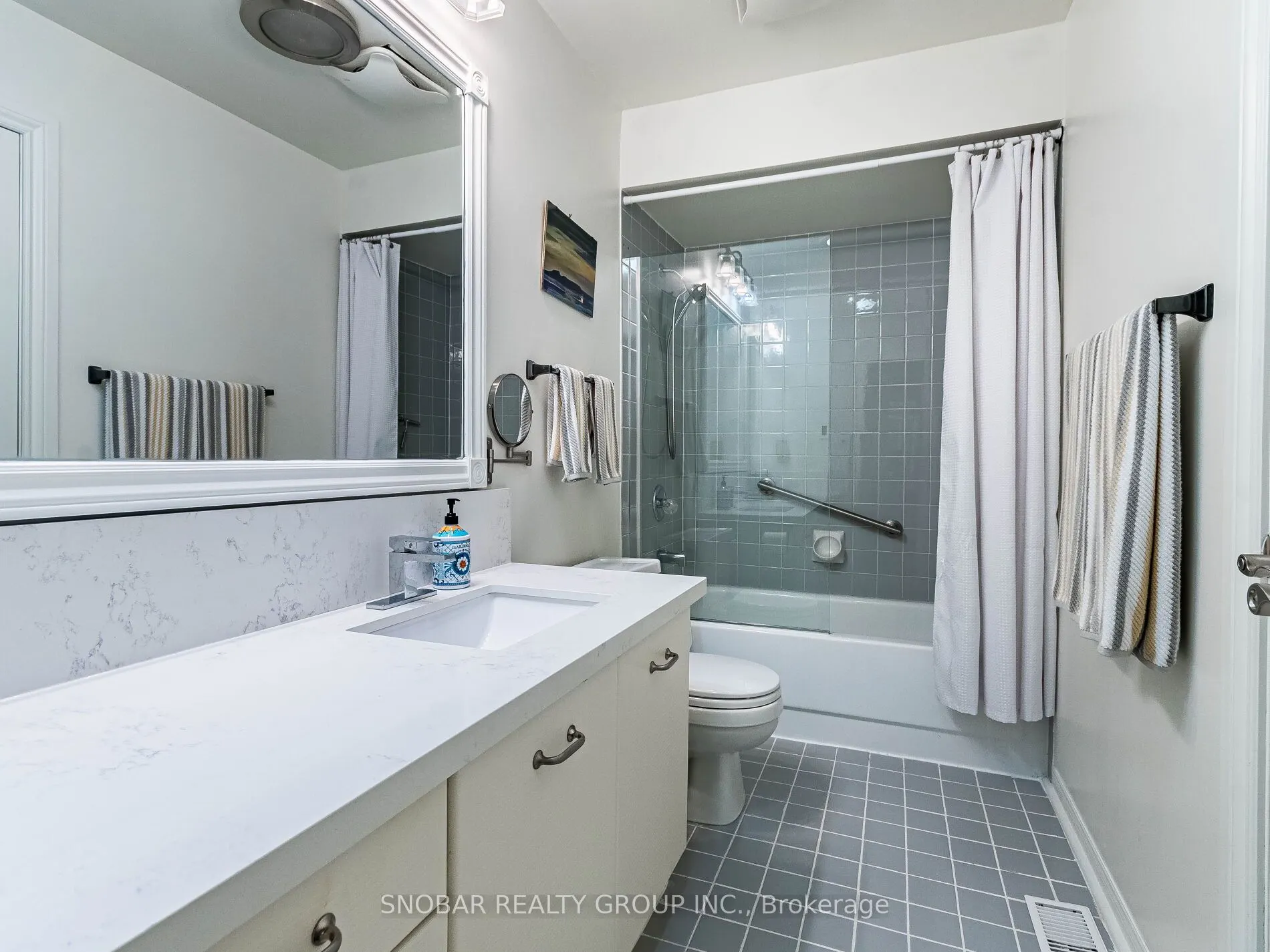 1100 Queen Street W, #2