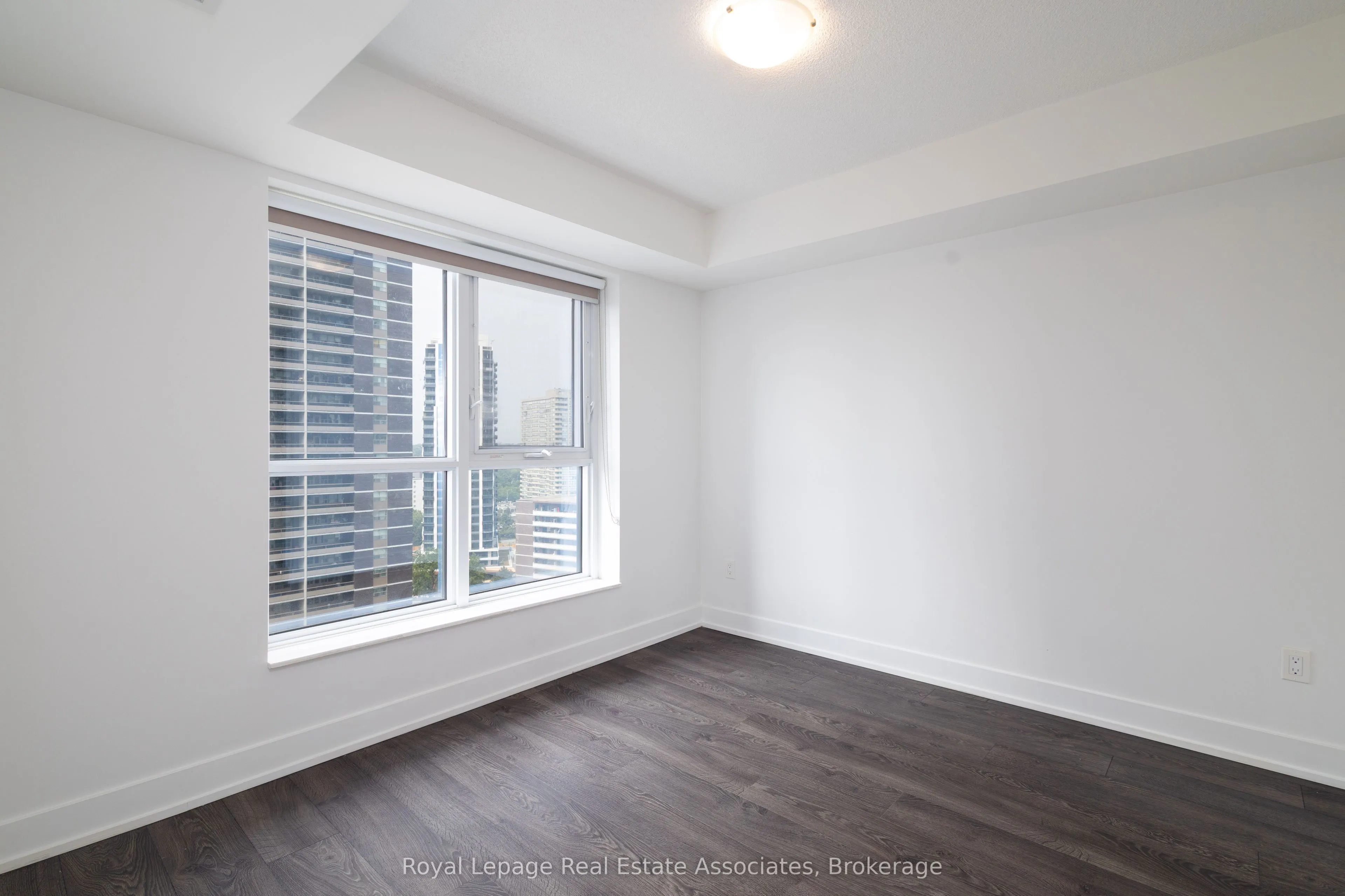 7 Mabelle Avenue, #1602