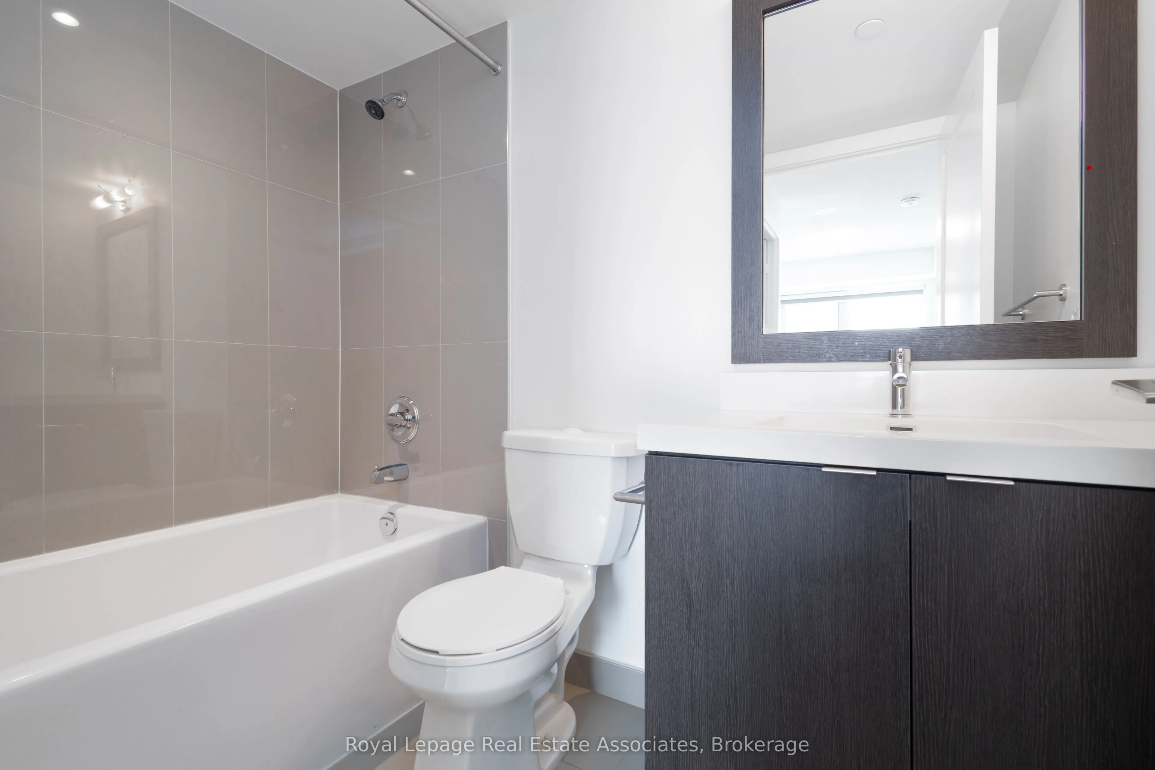 7 Mabelle Avenue, #1602