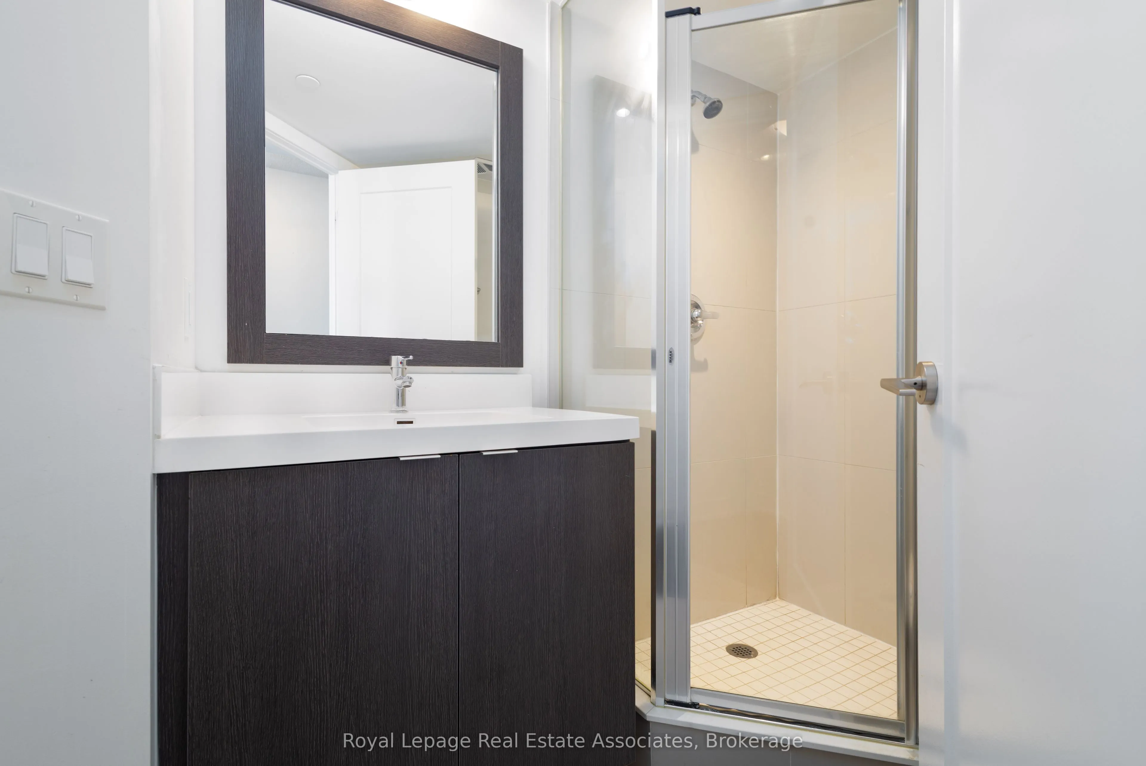 7 Mabelle Avenue, #1602
