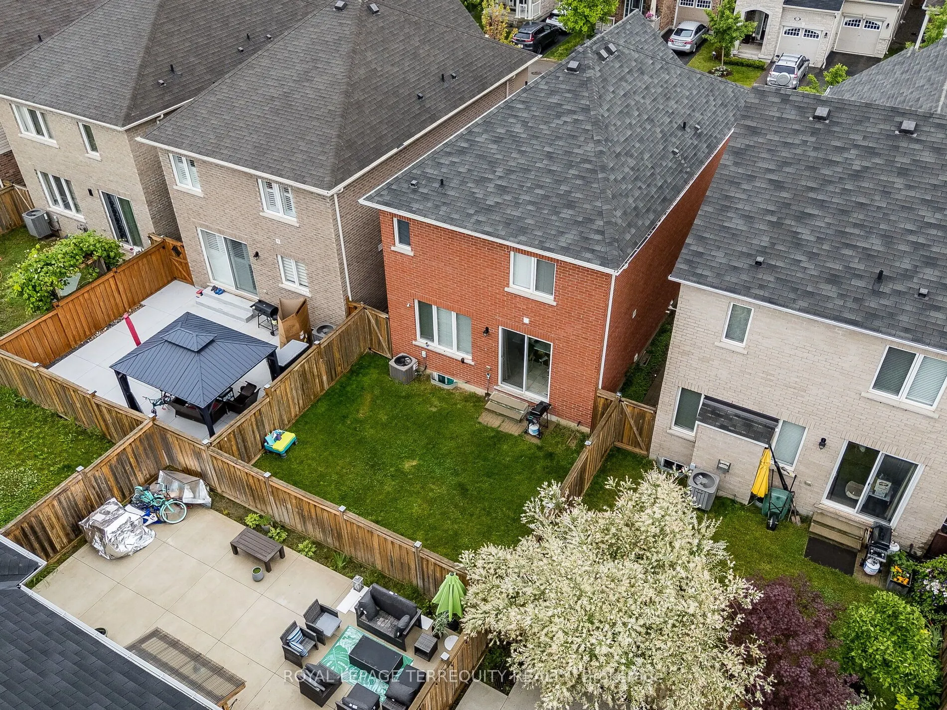 903 Penson Crescent