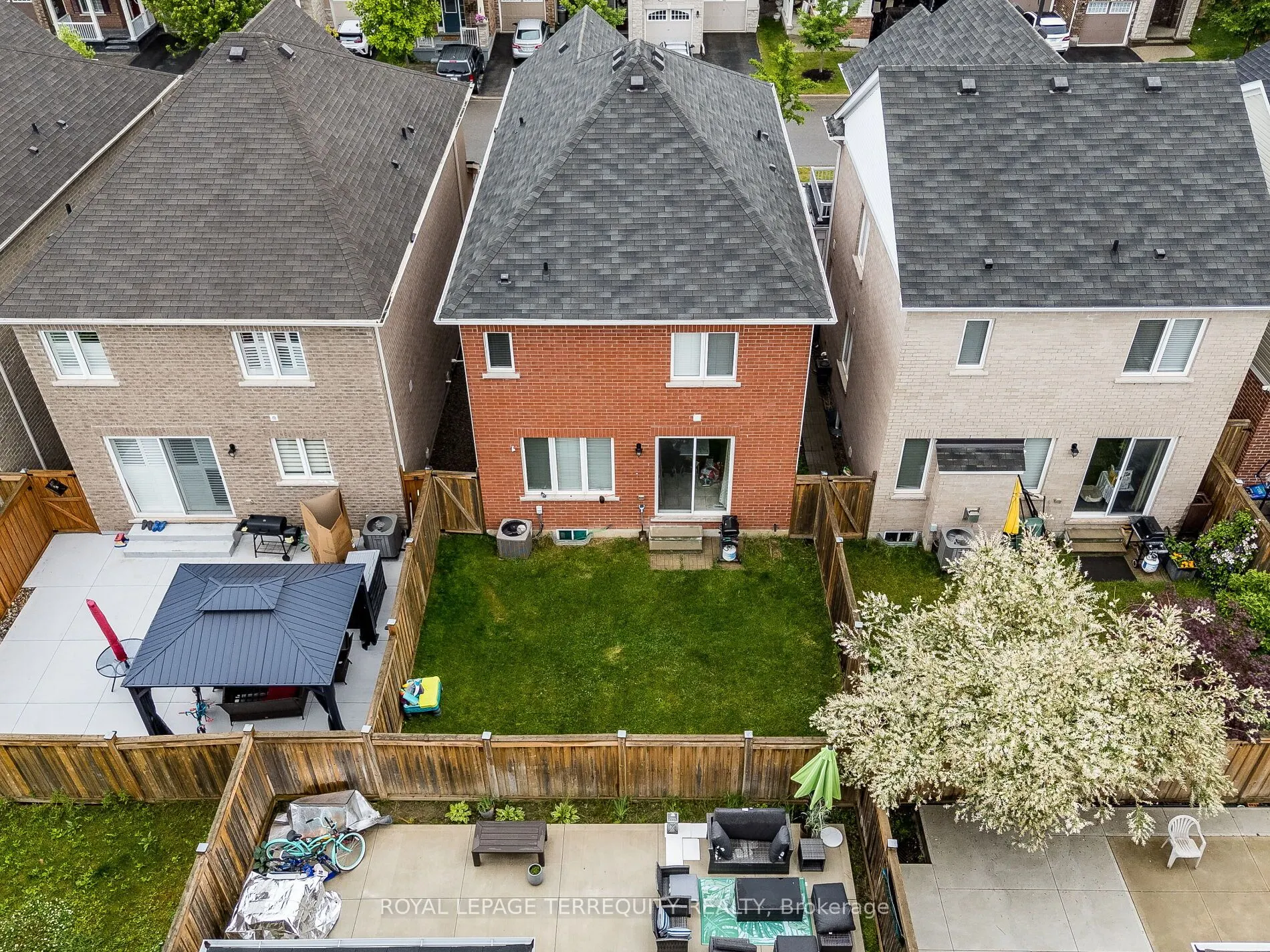903 Penson Crescent