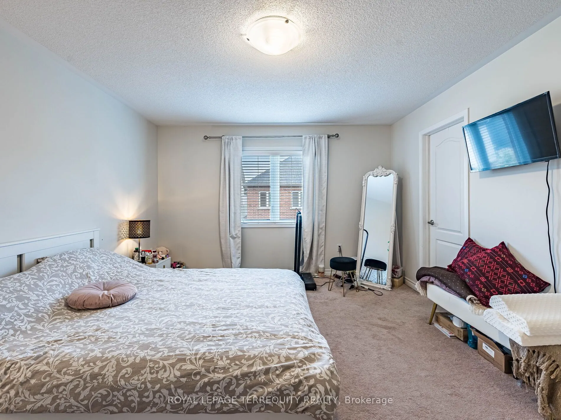 903 Penson Crescent