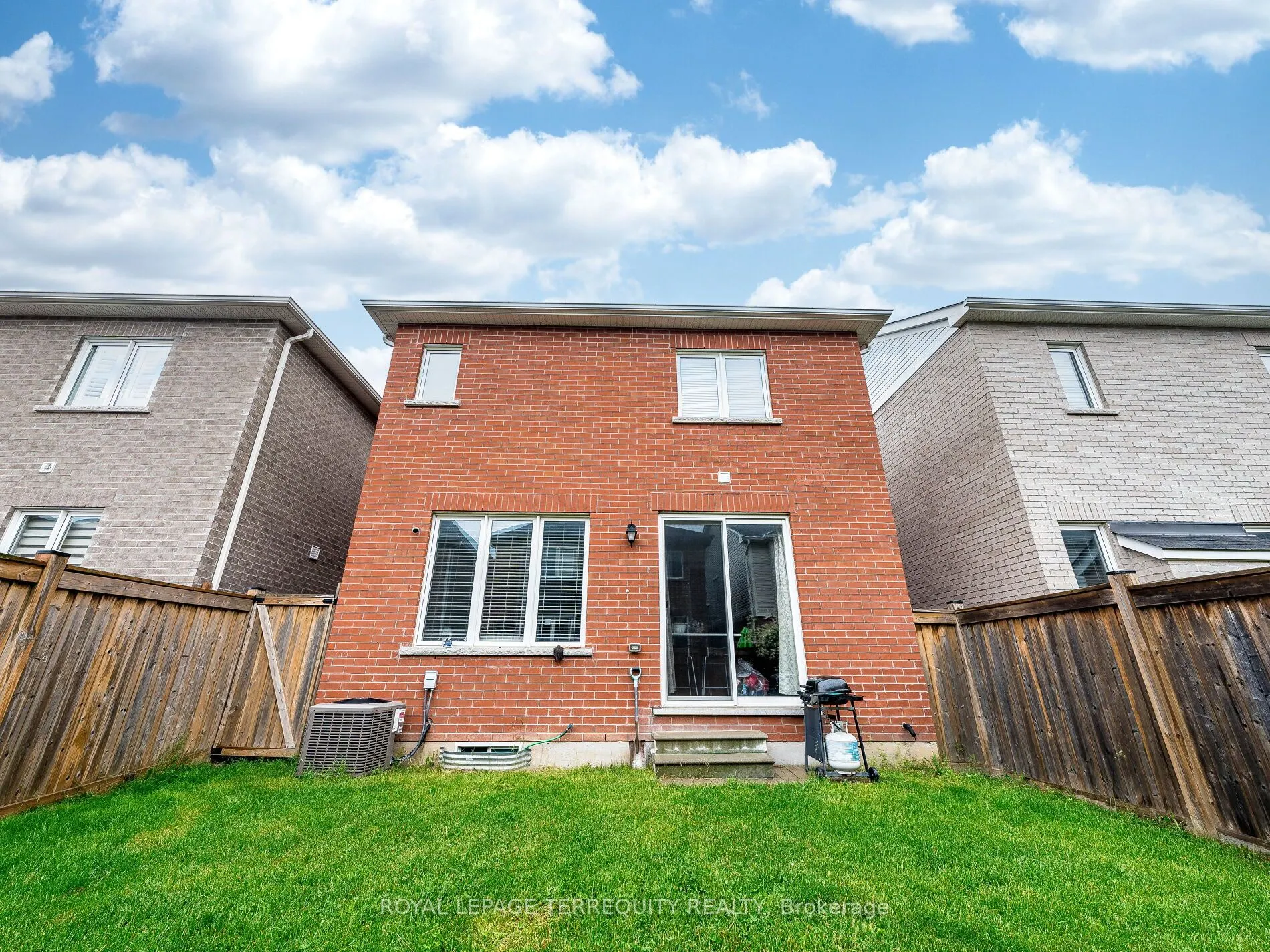 903 Penson Crescent