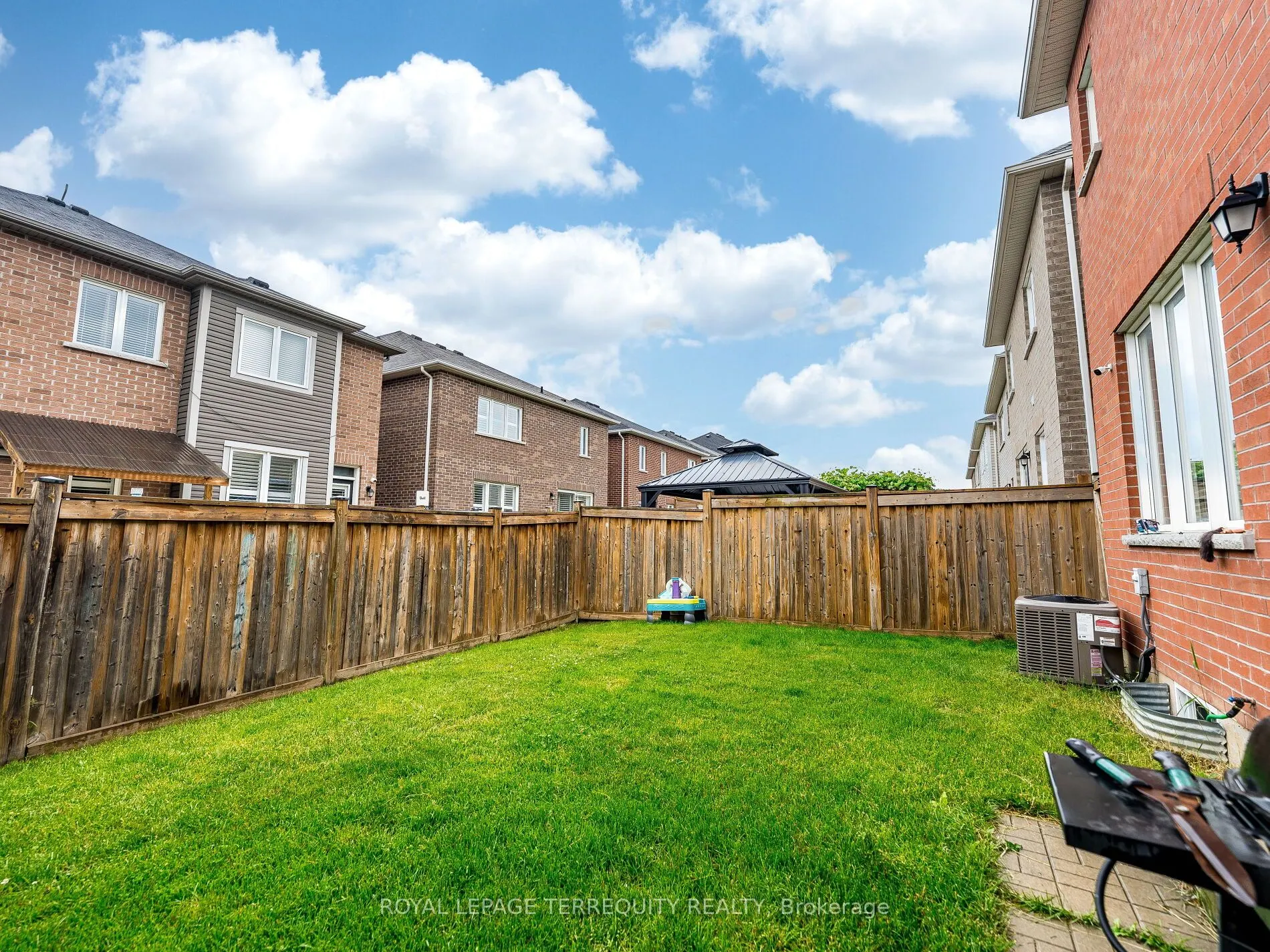903 Penson Crescent