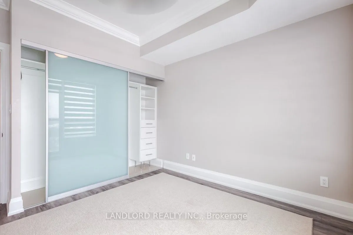 3865 Lake Shore Boulevard W, #707