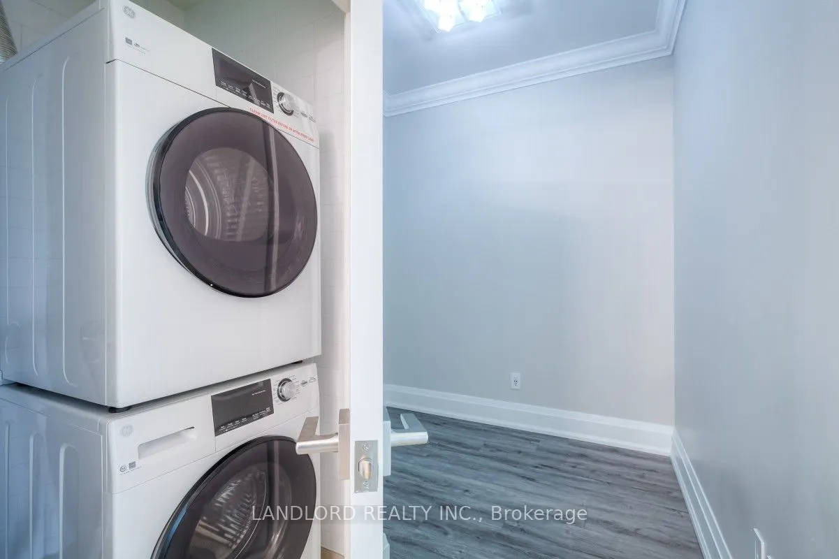 3865 Lake Shore Boulevard W, #707