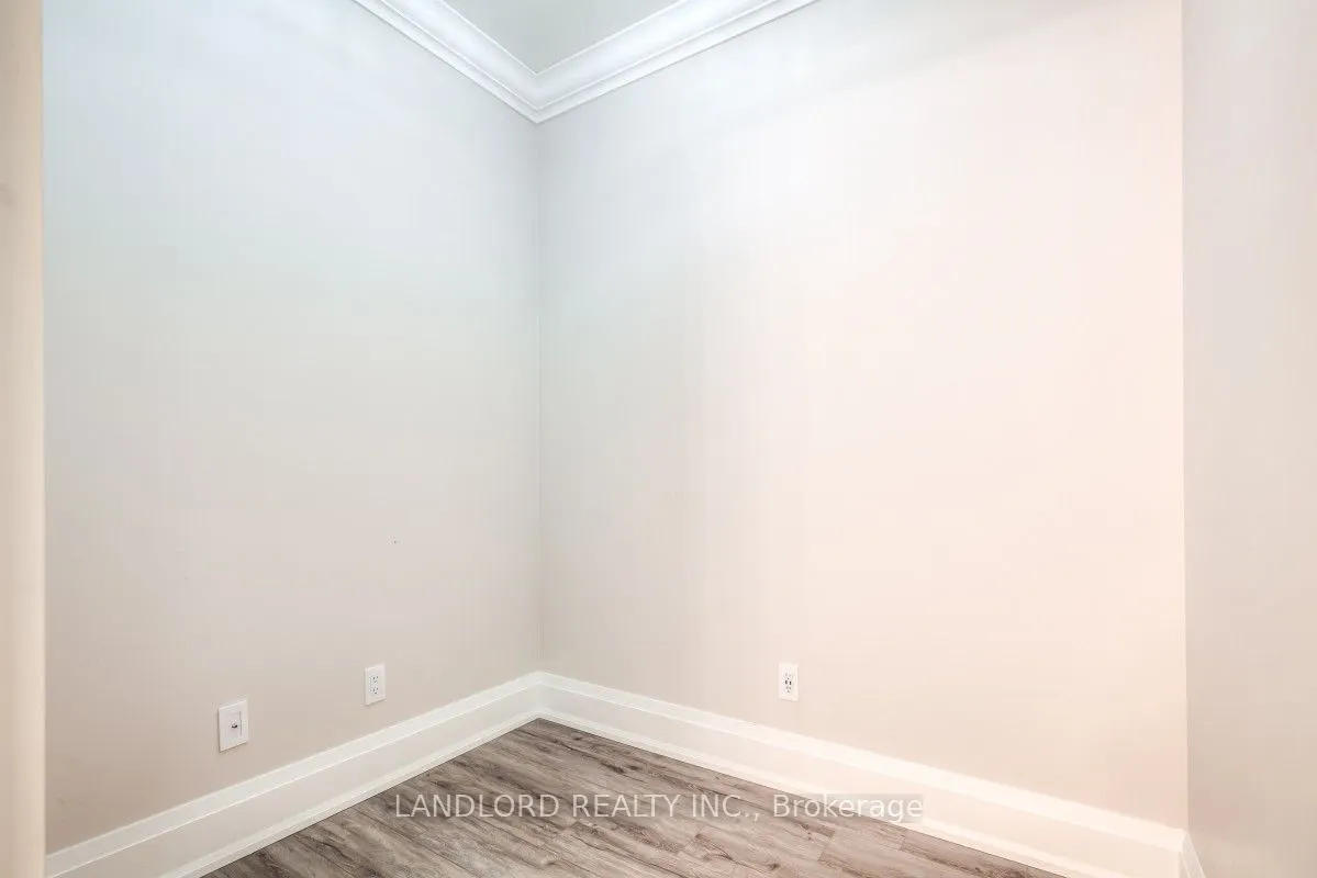 3865 Lake Shore Boulevard W, #707