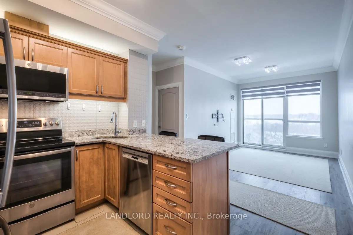 3865 Lake Shore Boulevard W, #707