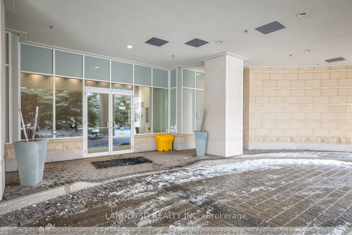 3865 Lake Shore Boulevard W, #707