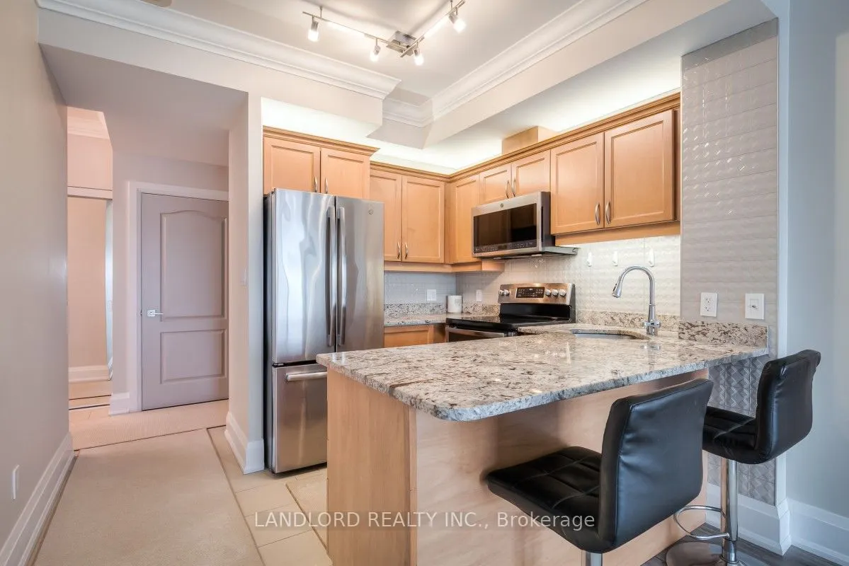 3865 Lake Shore Boulevard W, #707