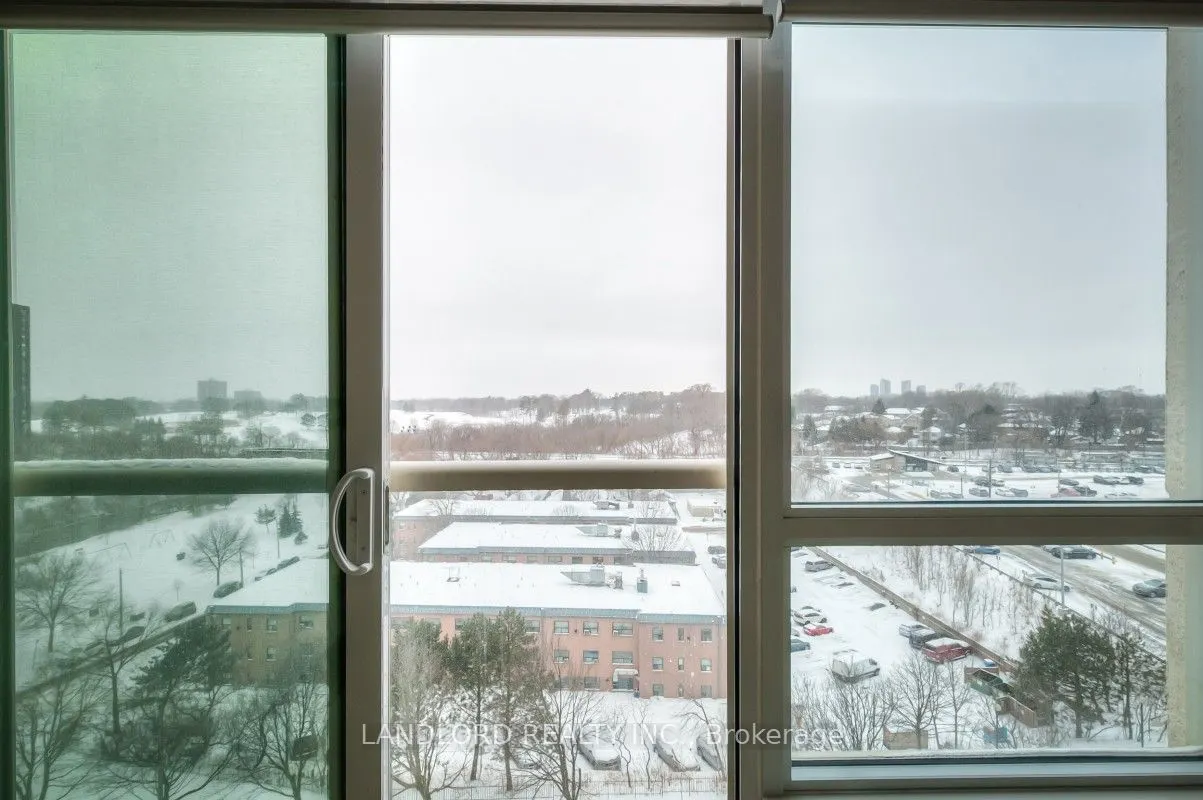 3865 Lake Shore Boulevard W, #707