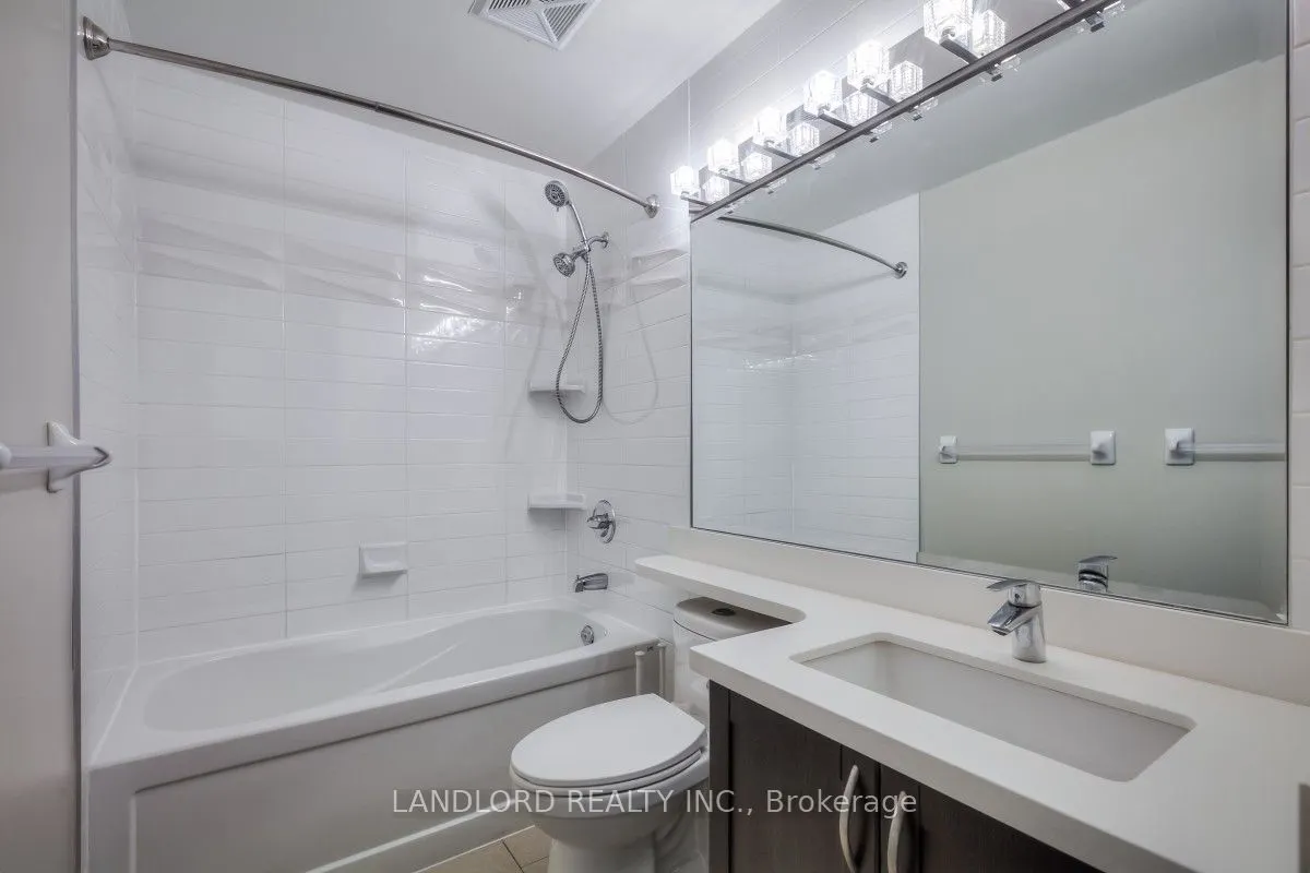 3865 Lake Shore Boulevard W, #707