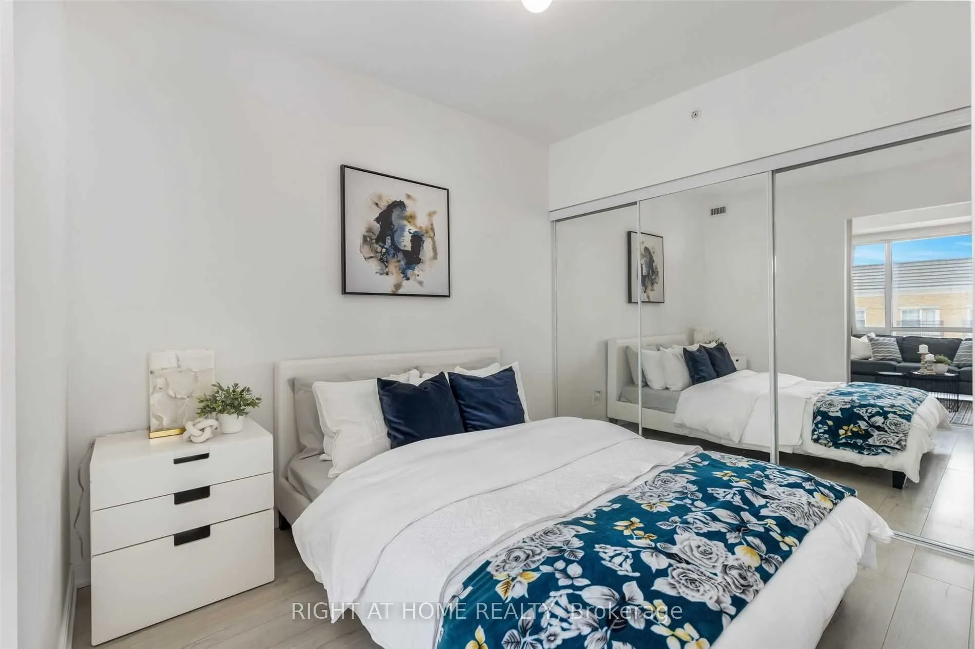 760 The Queensway, #410