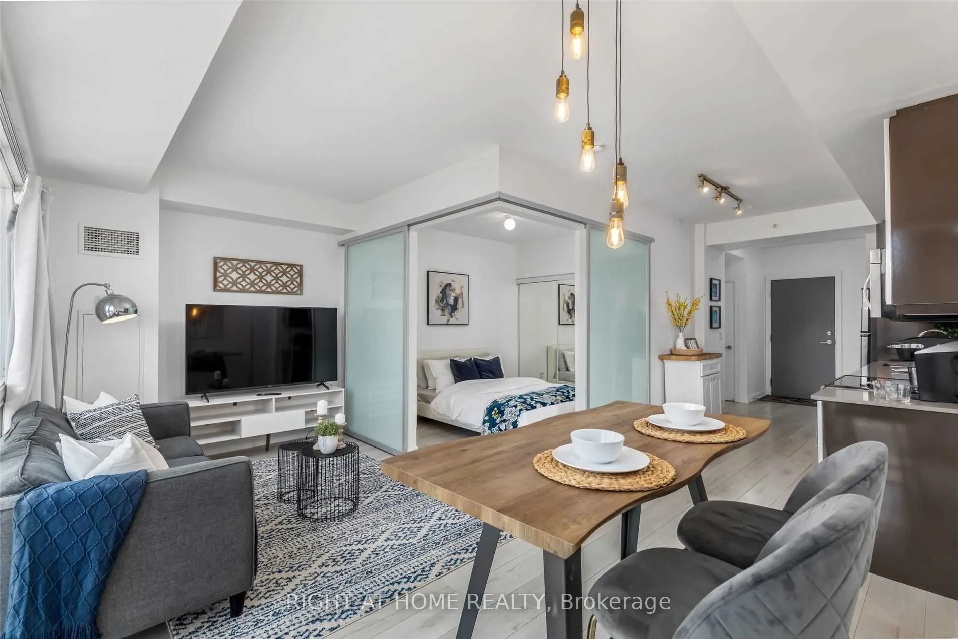 760 The Queensway, #410